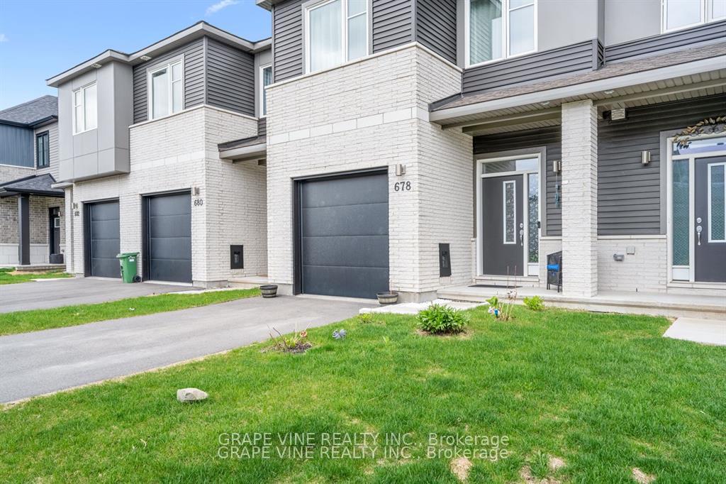 Photo 3 of 678 Taliesin Crescent, Ottawa, Remainder of Stittsville & Area — HOMEH