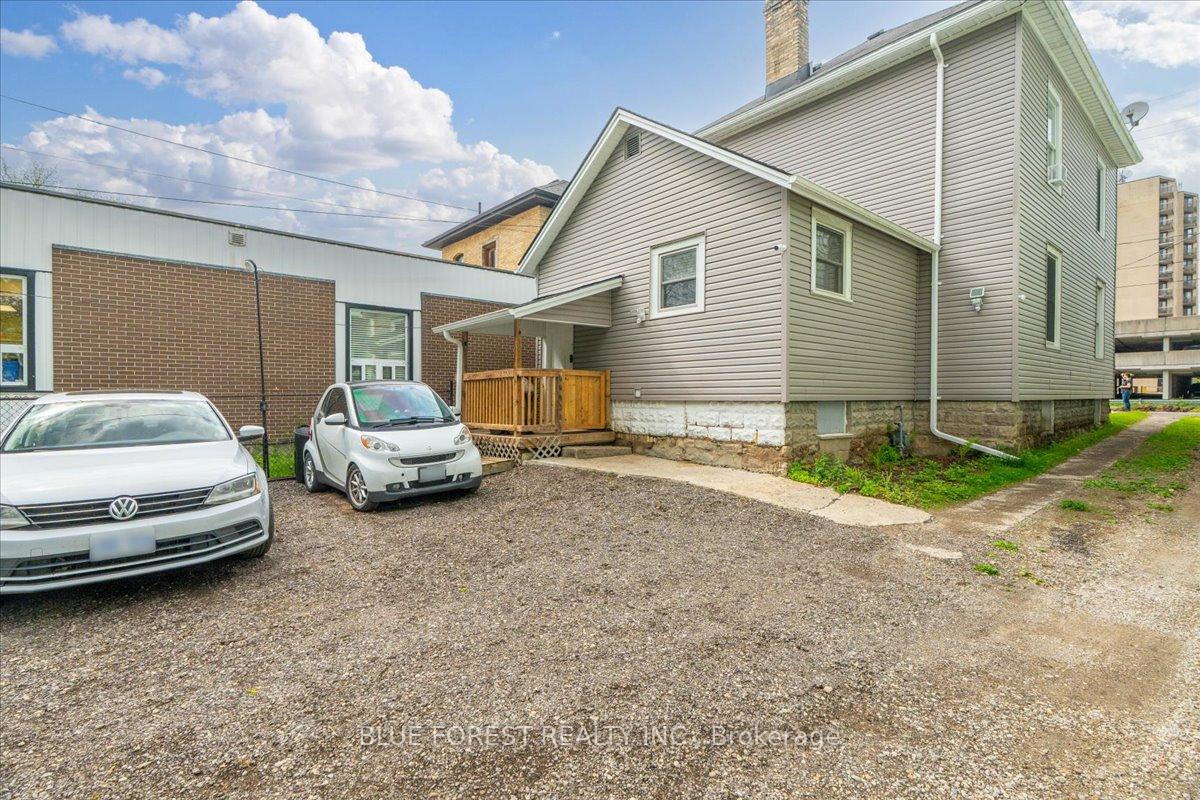 Photo 6 of 122 Centre Street, St. Thomas — HOMEH