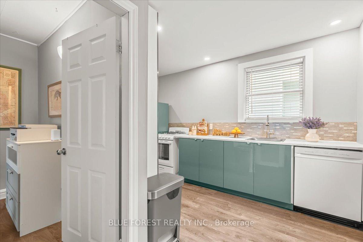 Photo 7 of 122 Centre Street, St. Thomas — HOMEH