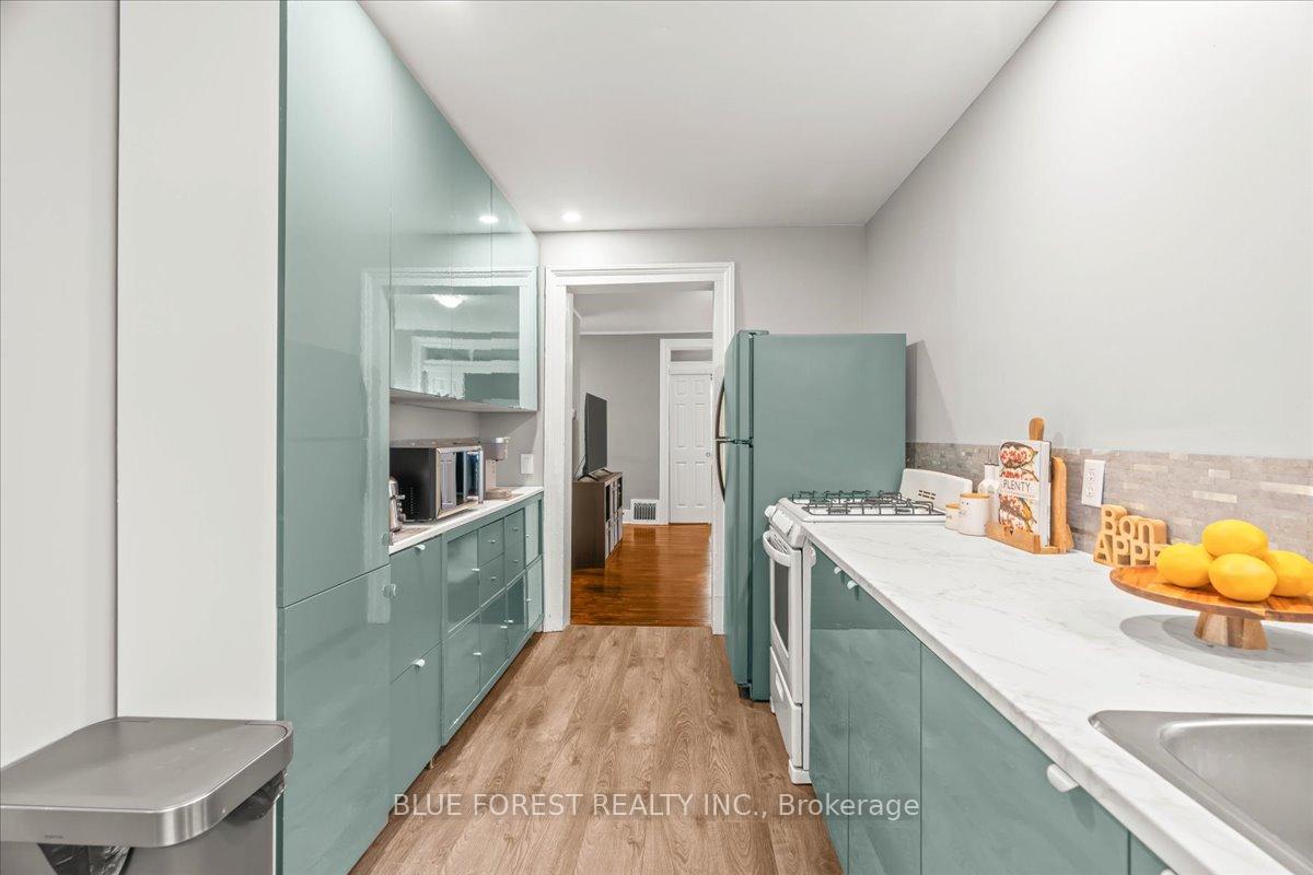 Photo 9 of 122 Centre Street, St. Thomas — HOMEH