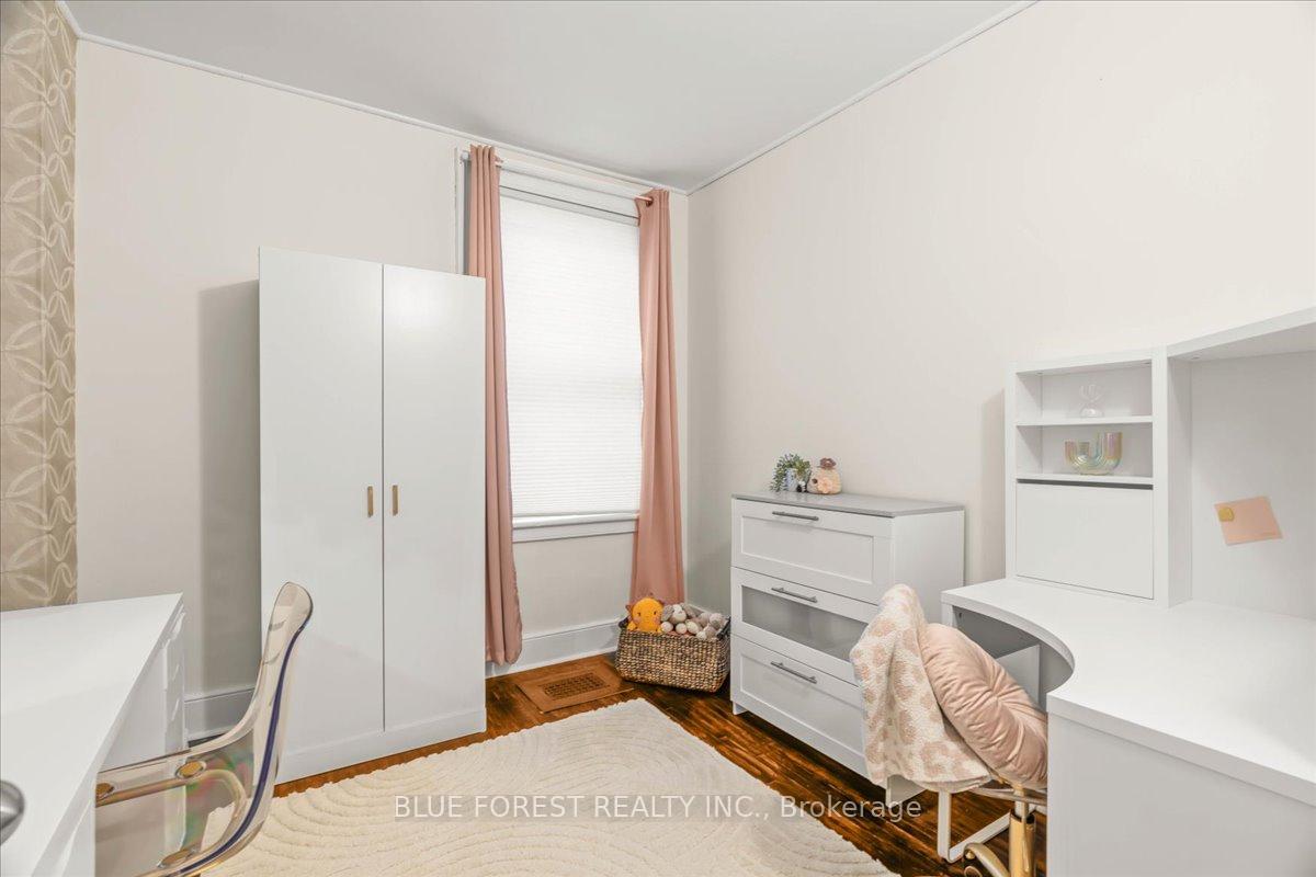 Photo 15 of 122 Centre Street, St. Thomas — HOMEH