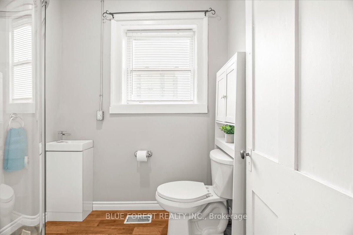 Photo 35 of 122 Centre Street, St. Thomas — HOMEH