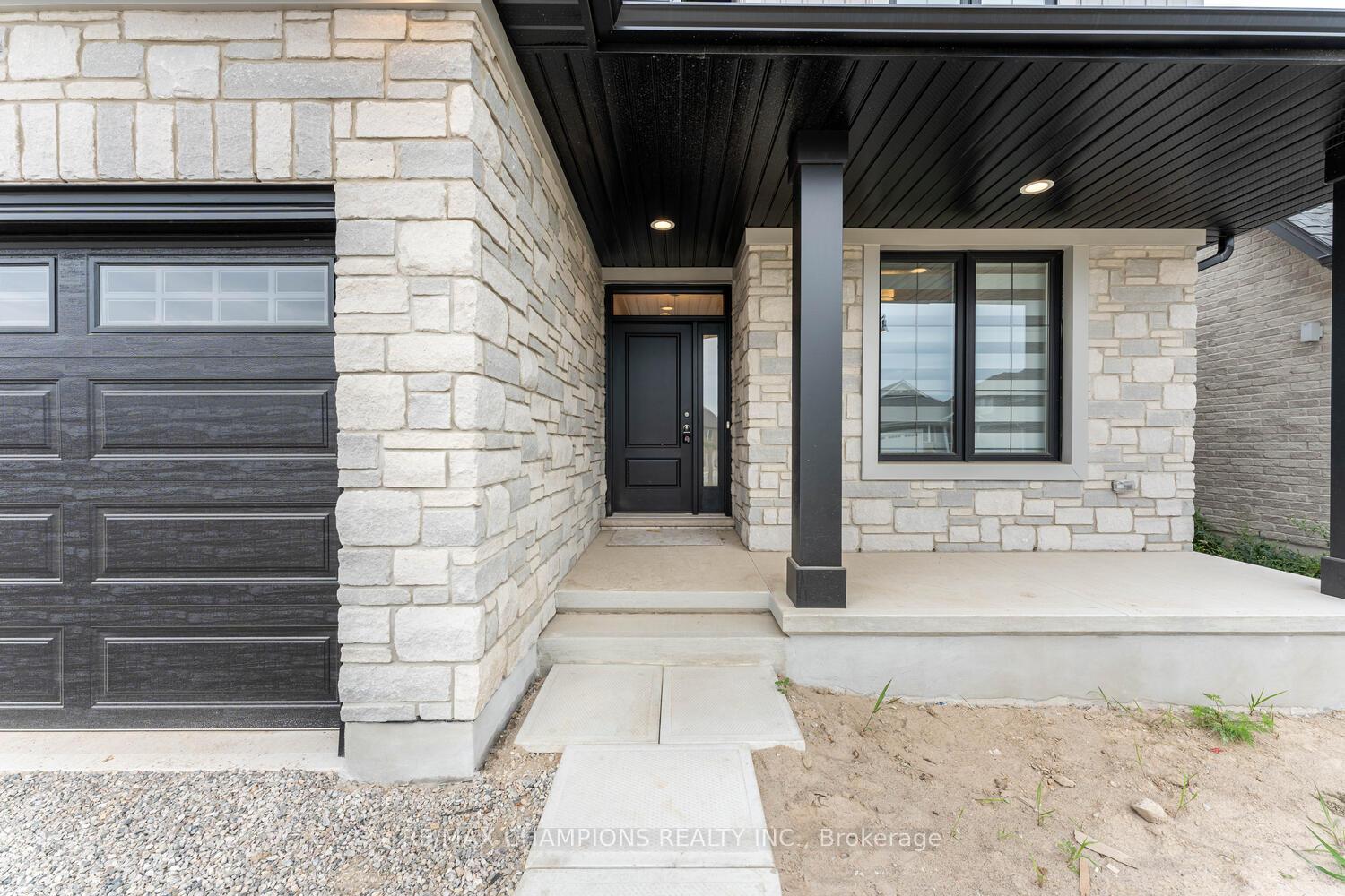 Photo 6 of 42 Acorn Trail, St. Thomas — HOMEH