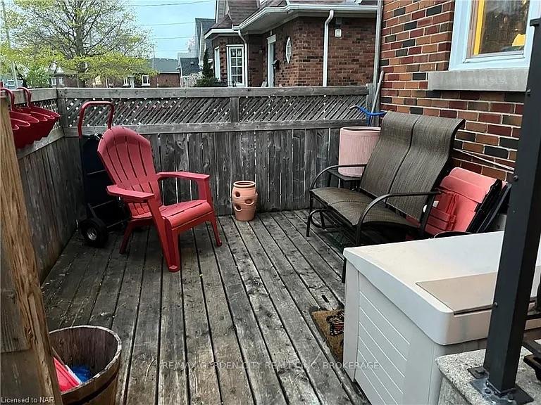 Photo 3 of Unit MAIN, 13 Kingsway Crescent, St. Catharines, Fairview — HOMEH