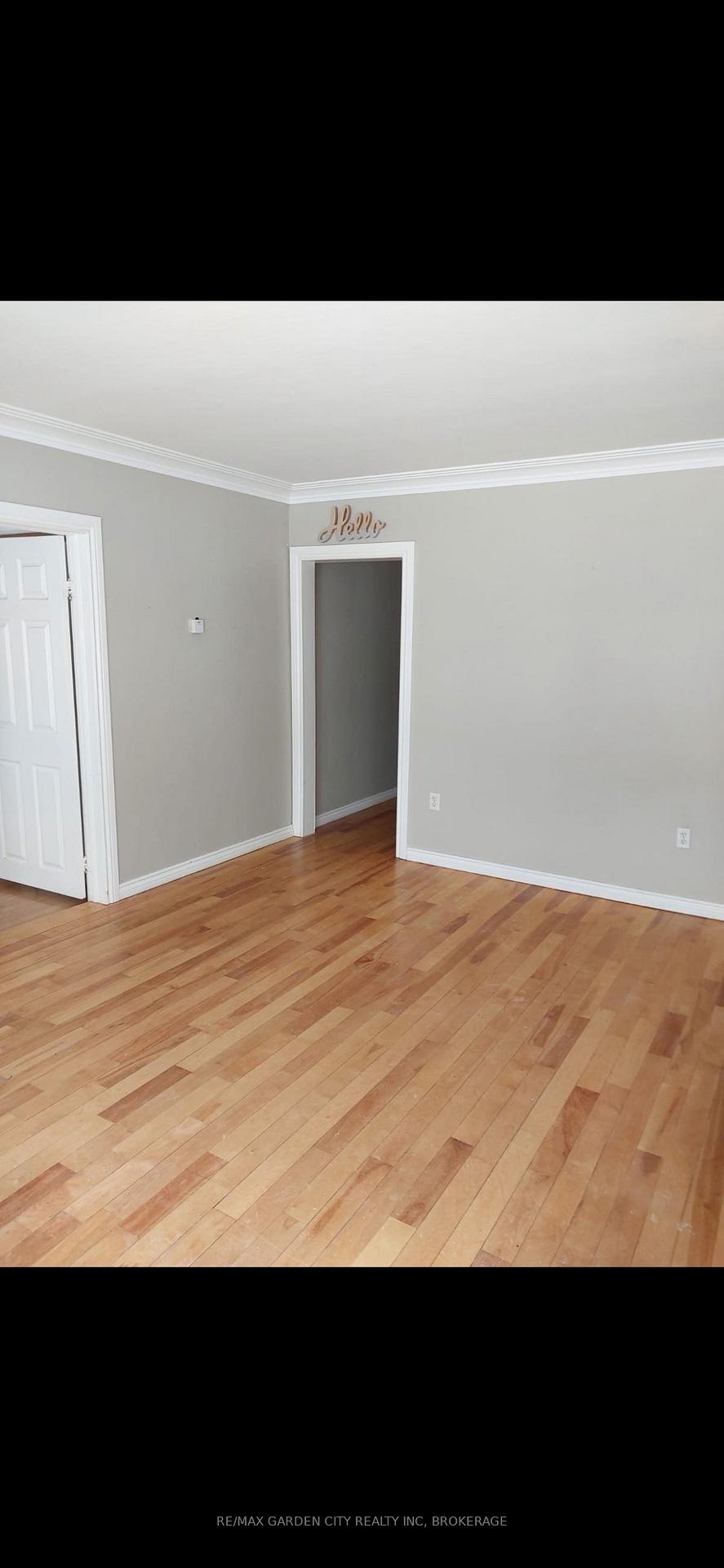 Photo 5 of Unit MAIN, 13 Kingsway Crescent, St. Catharines, Fairview — HOMEH
