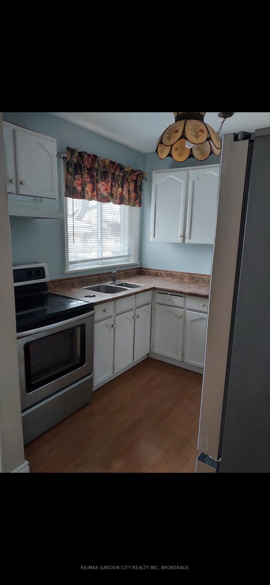 Photo 8 of Unit MAIN, 13 Kingsway Crescent, St. Catharines, Fairview — HOMEH