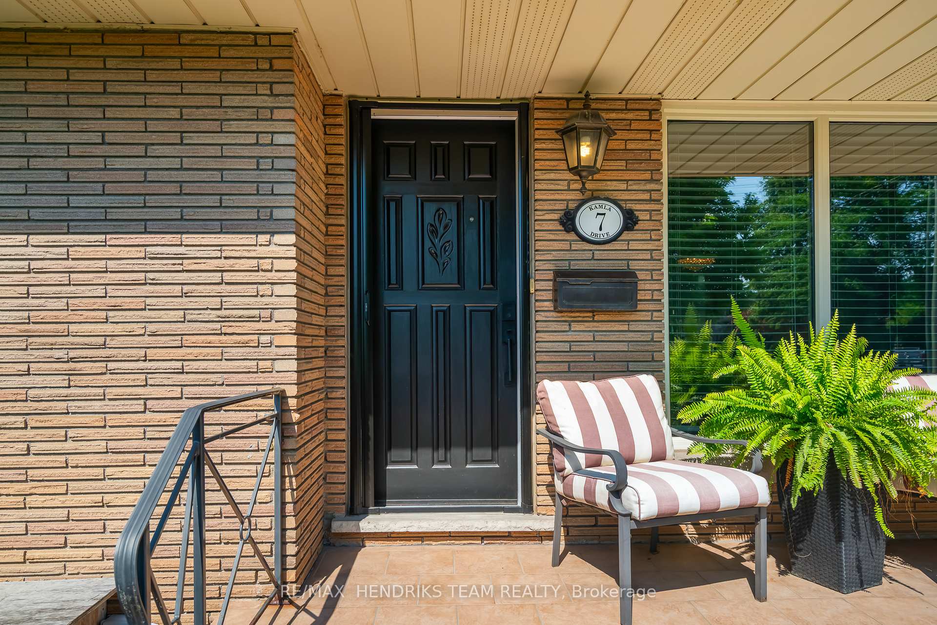 Photo 3 of 7 Kamla Drive, St. Catharines, Vine/Linwell — HOMEH