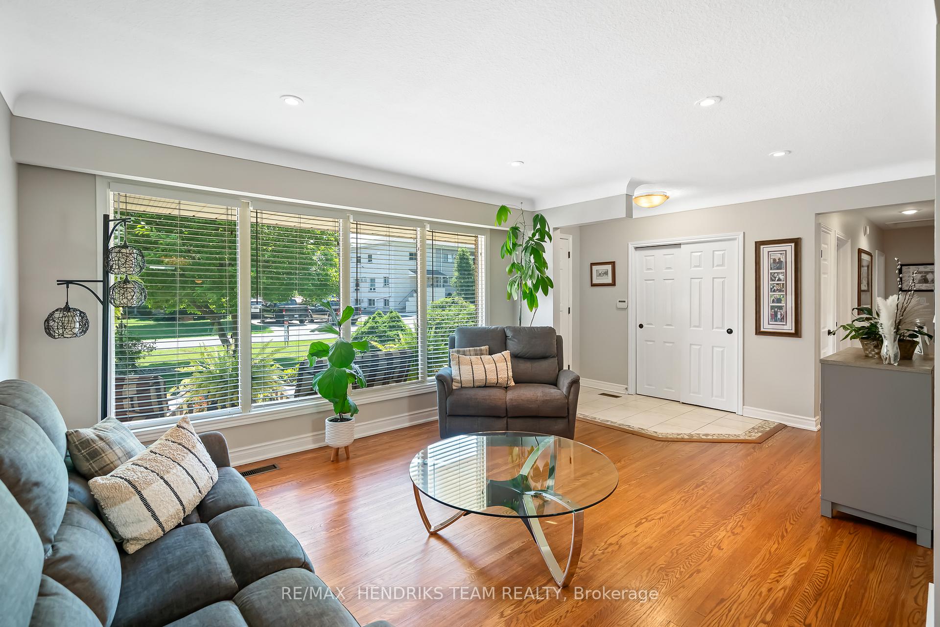 Photo 6 of 7 Kamla Drive, St. Catharines, Vine/Linwell — HOMEH