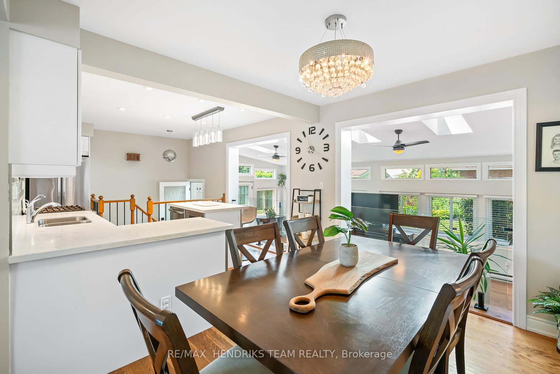Photo 9 of 7 Kamla Drive, St. Catharines, Vine/Linwell — HOMEH
