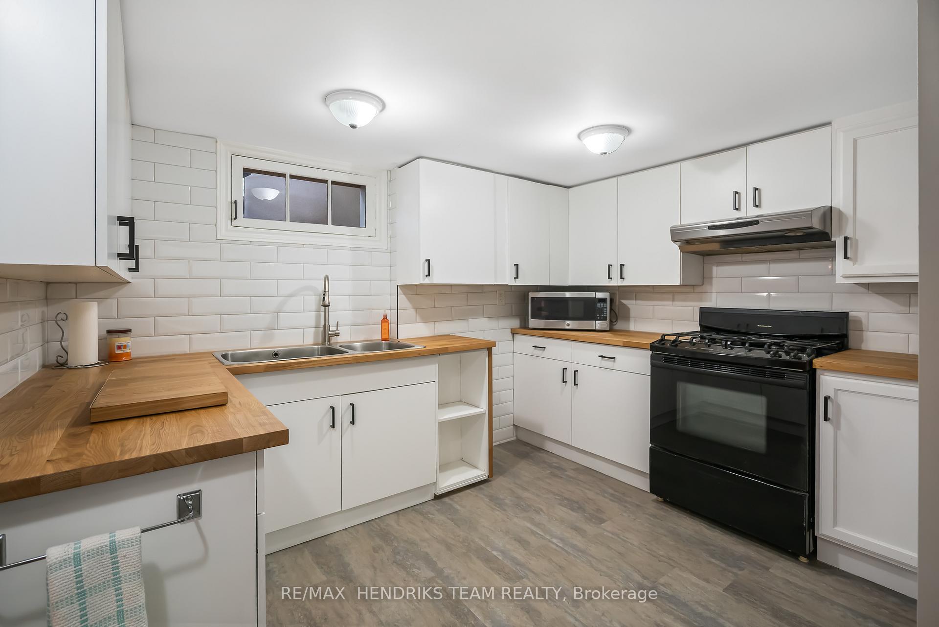 Photo 26 of 7 Kamla Drive, St. Catharines, Vine/Linwell — HOMEH