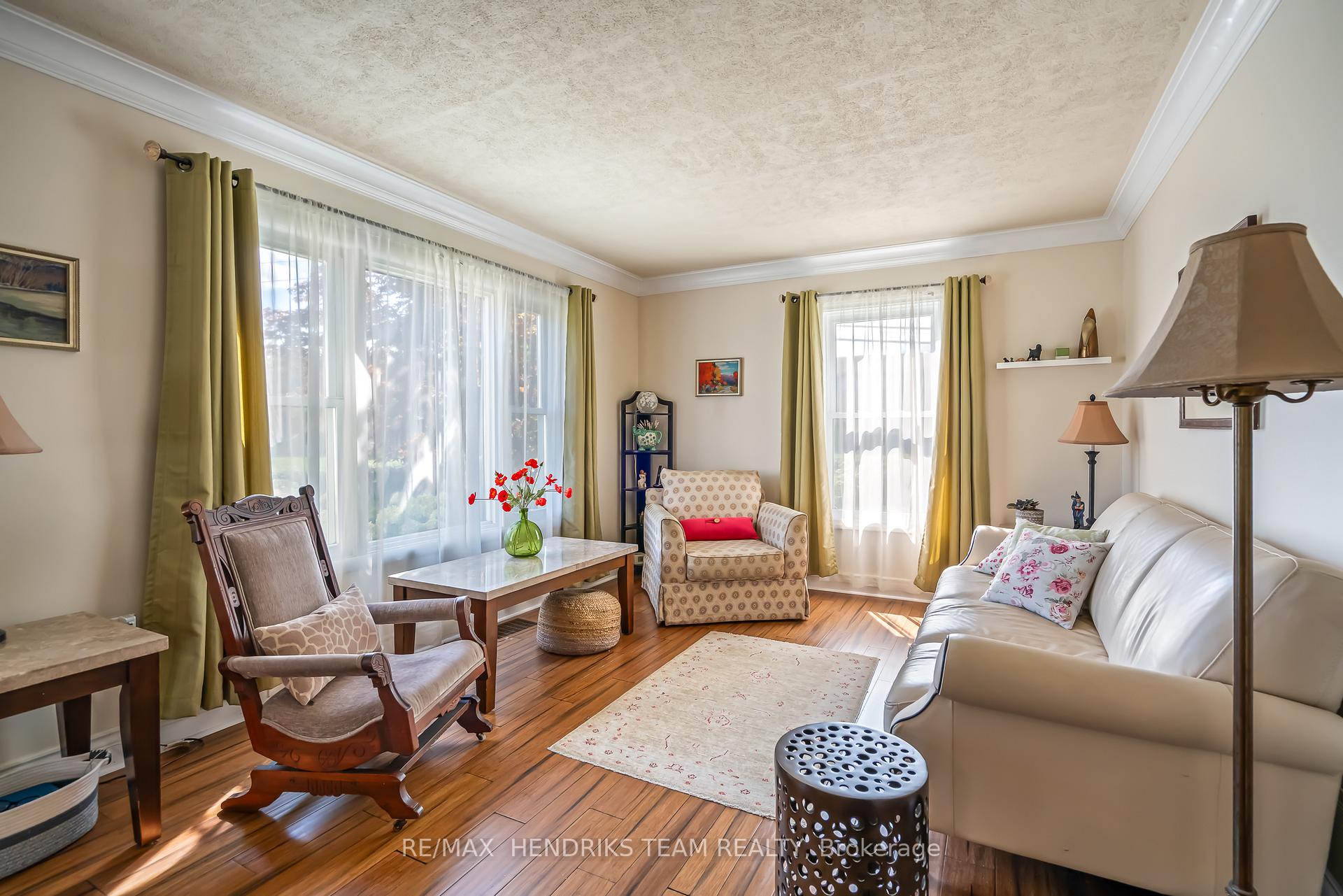 Photo 6 of 1 Walker Avenue, St. Catharines, Vine/Linwell — HOMEH