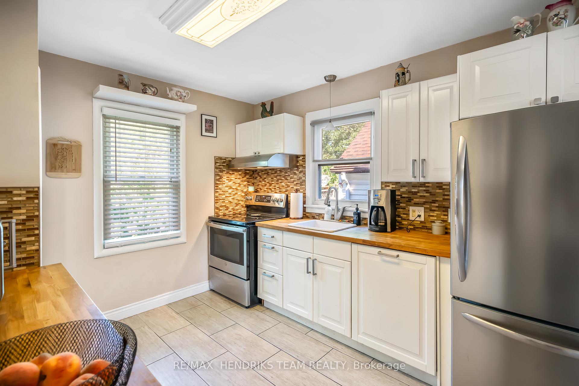 Photo 11 of 1 Walker Avenue, St. Catharines, Vine/Linwell — HOMEH