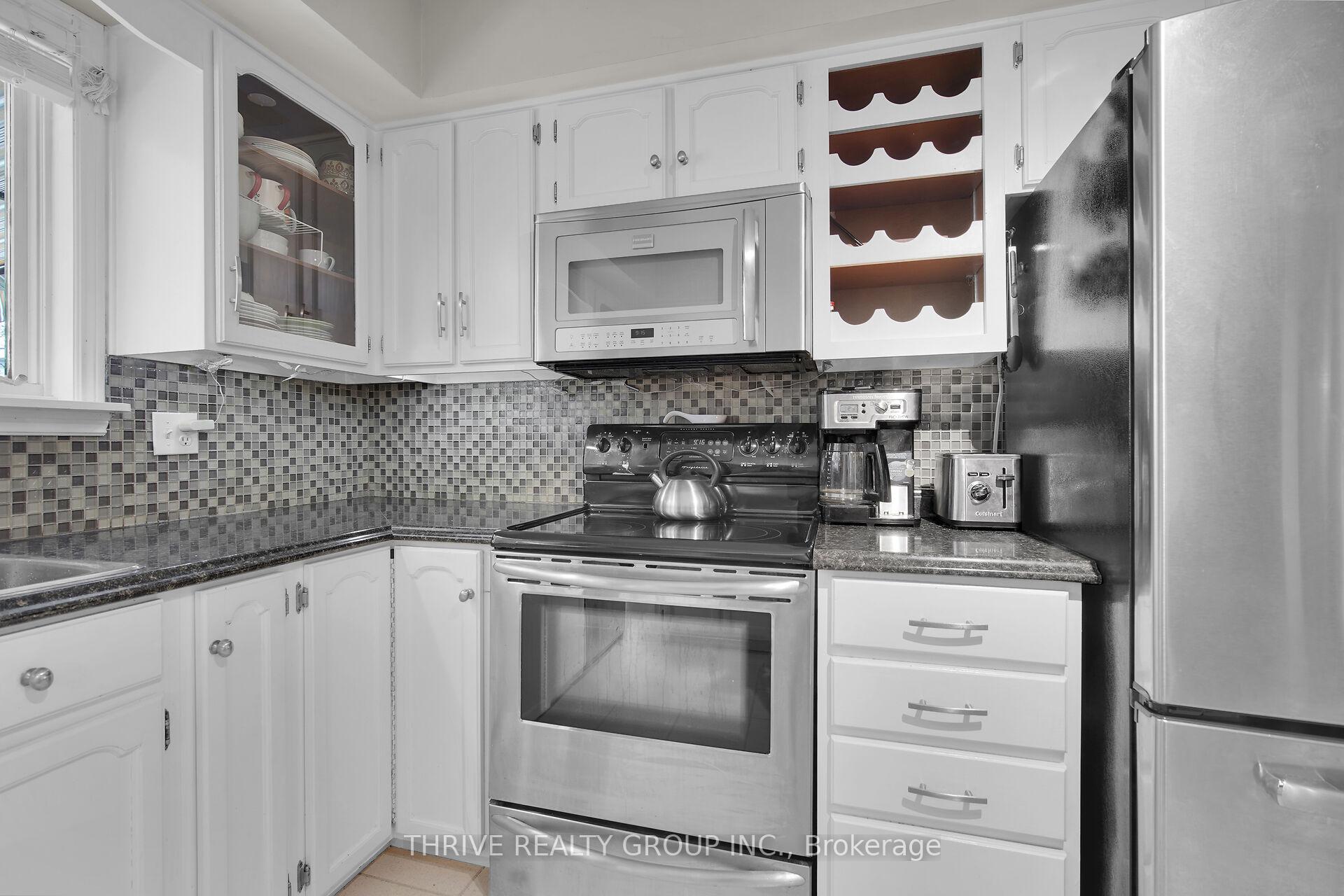 Photo 15 of 194 Chestnut Street, St. Thomas — HOMEH