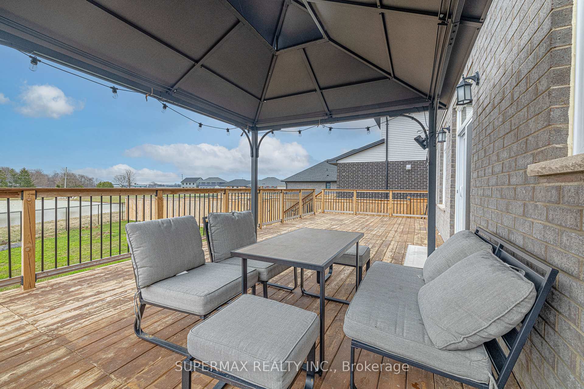 Photo 3 of 121 Renaissance Drive, St. Thomas — HOMEH