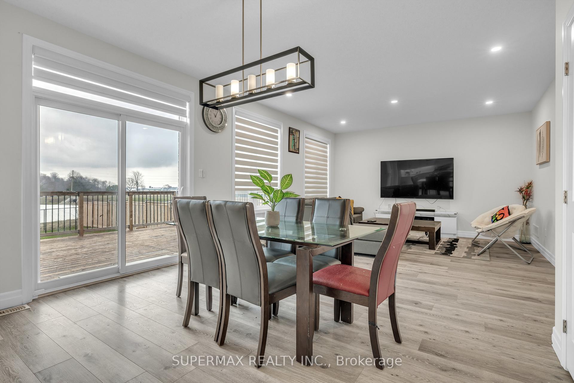 Photo 15 of 121 Renaissance Drive, St. Thomas — HOMEH