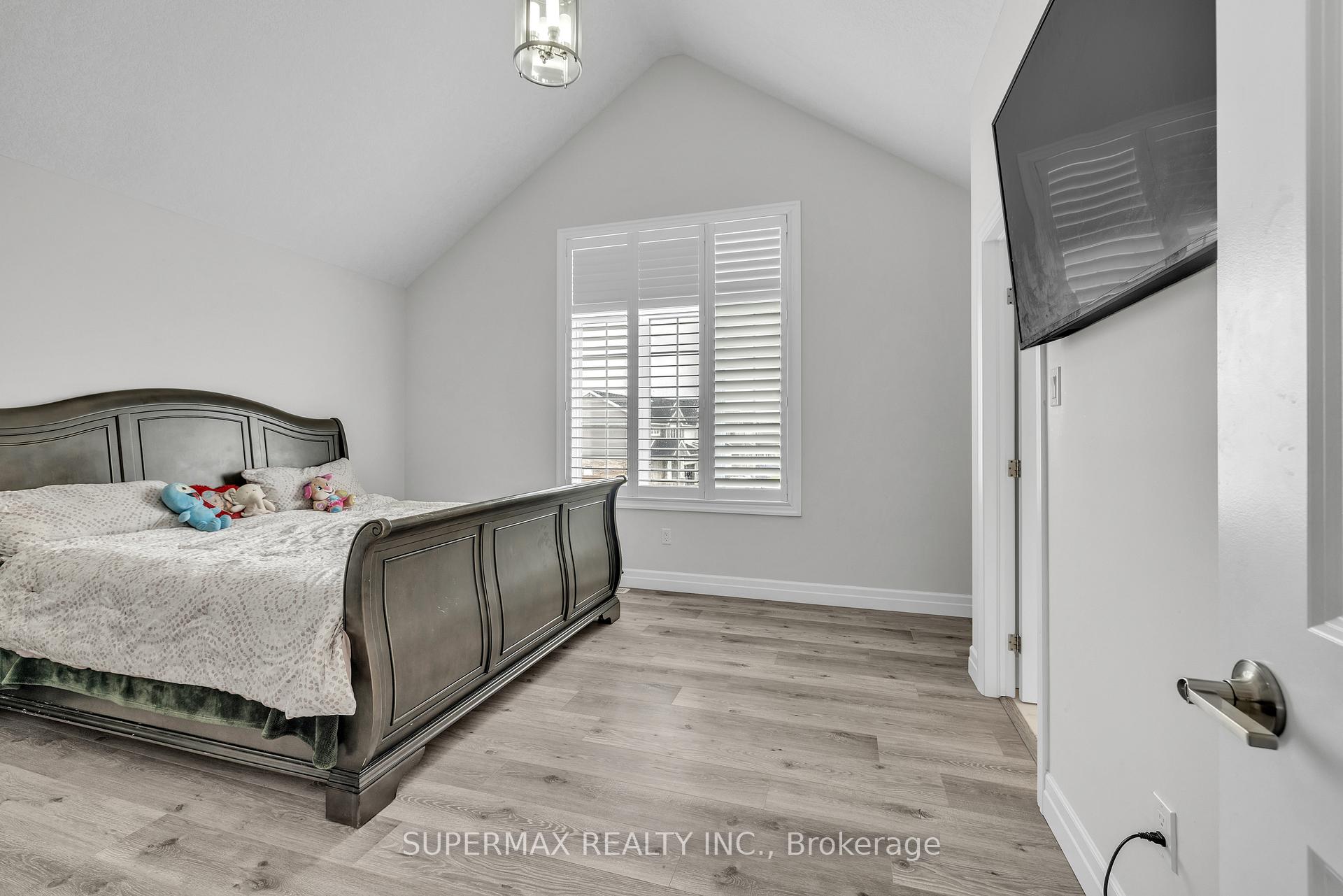 Photo 22 of 121 Renaissance Drive, St. Thomas — HOMEH