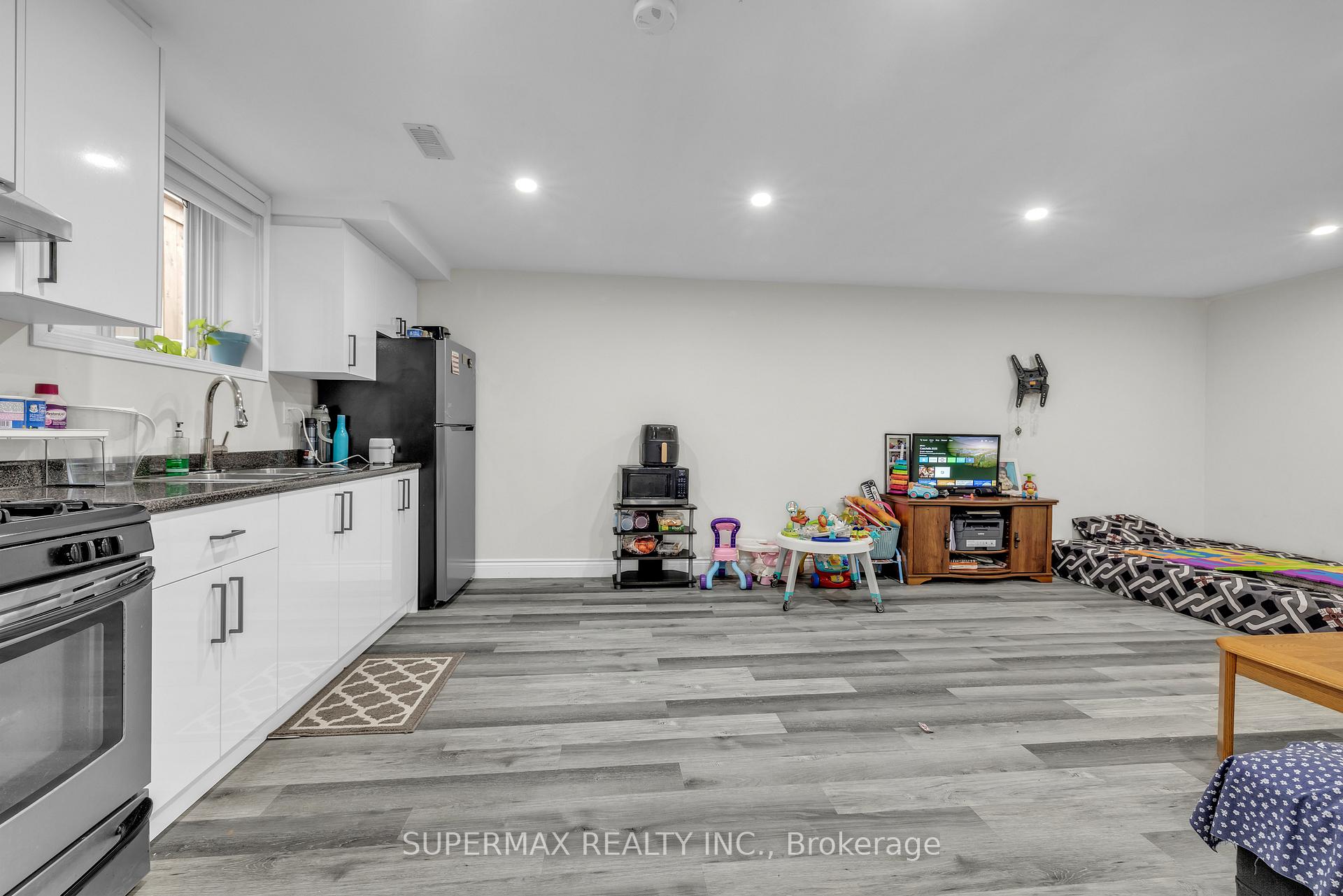 Photo 29 of 121 Renaissance Drive, St. Thomas — HOMEH