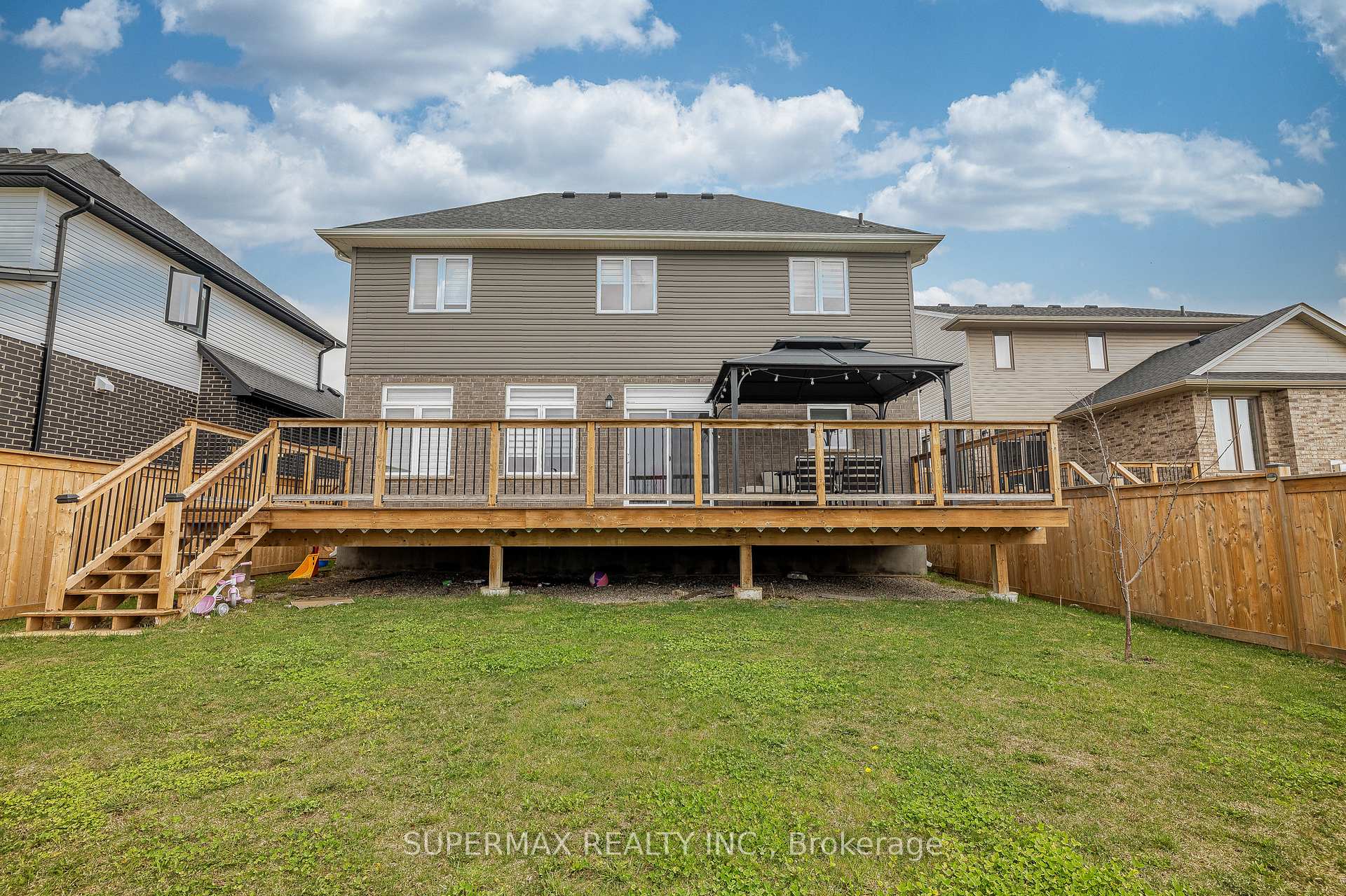 Photo 33 of 121 Renaissance Drive, St. Thomas — HOMEH