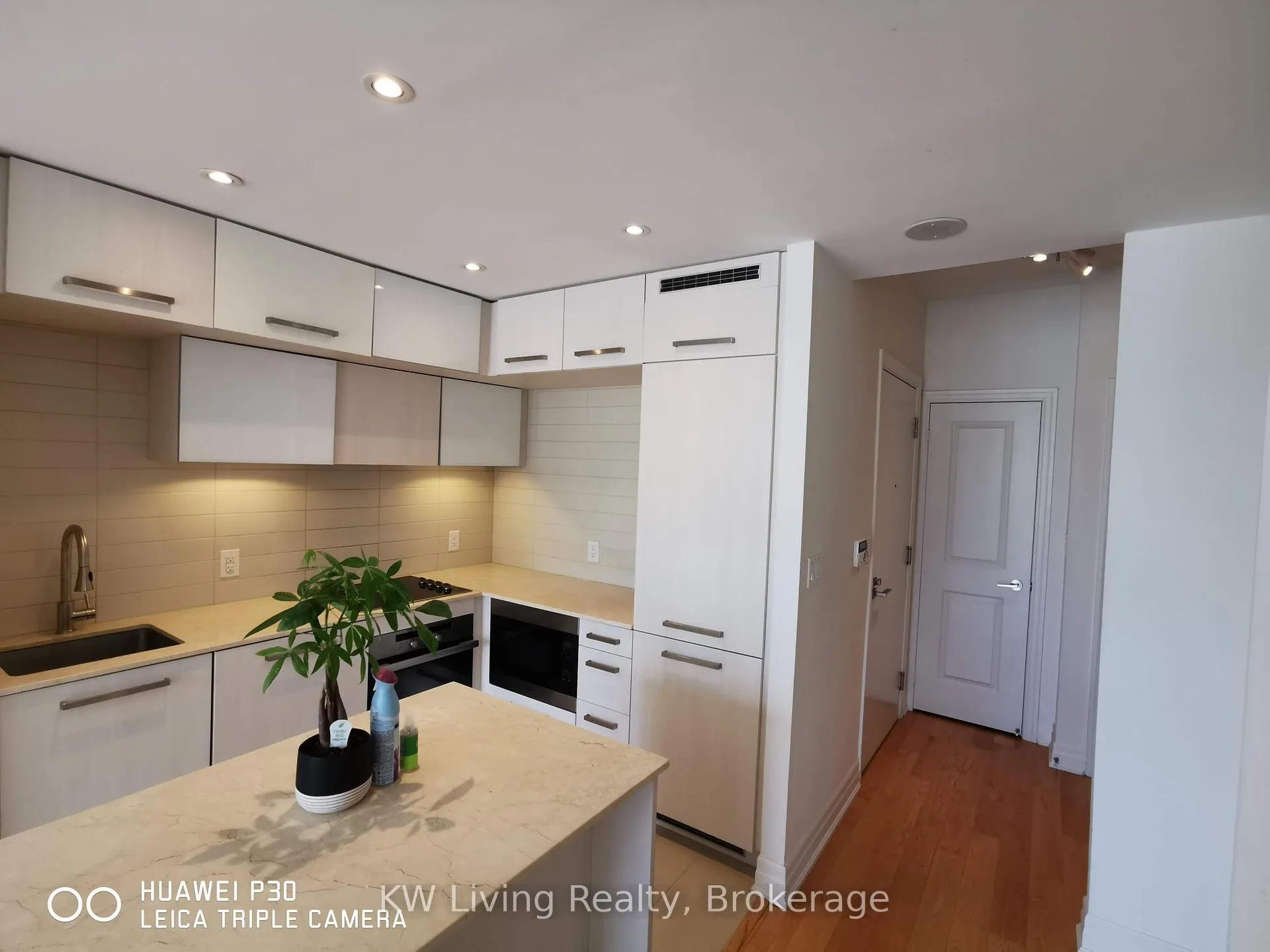 Photo 8 of Unit 2607, 8 The Esplanade, Toronto, Waterfront Communities — HOMEH