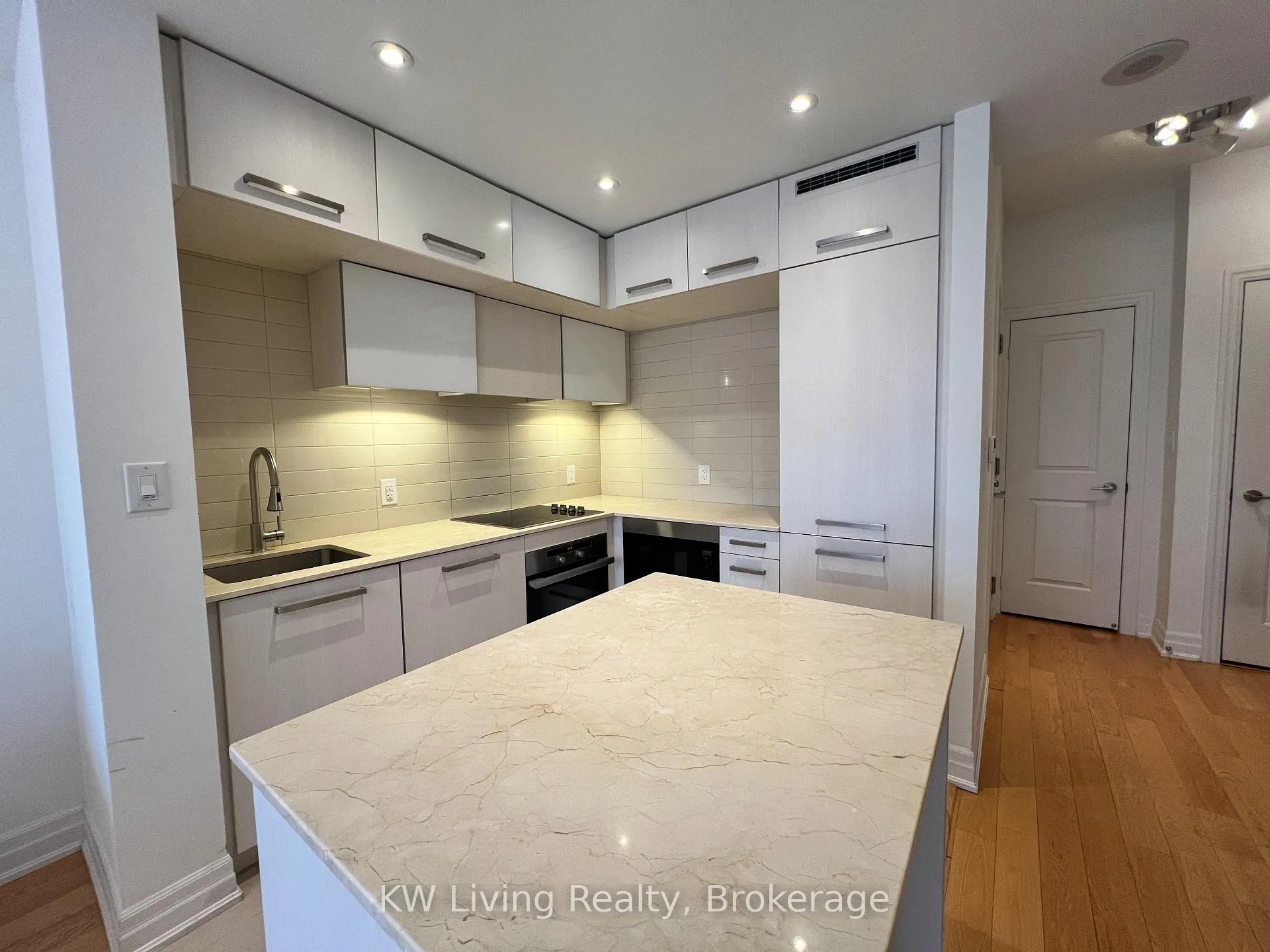 Photo 9 of Unit 2607, 8 The Esplanade, Toronto, Waterfront Communities — HOMEH