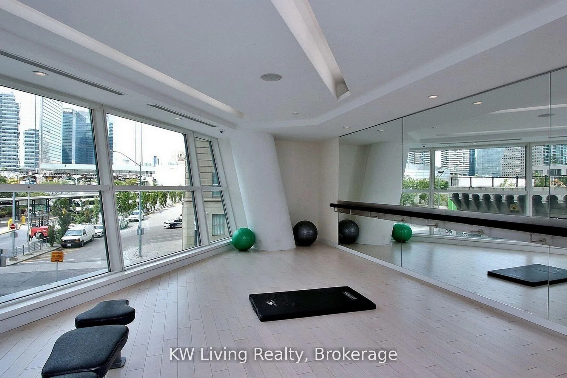 Photo 21 of Unit 2607, 8 The Esplanade, Toronto, Waterfront Communities — HOMEH