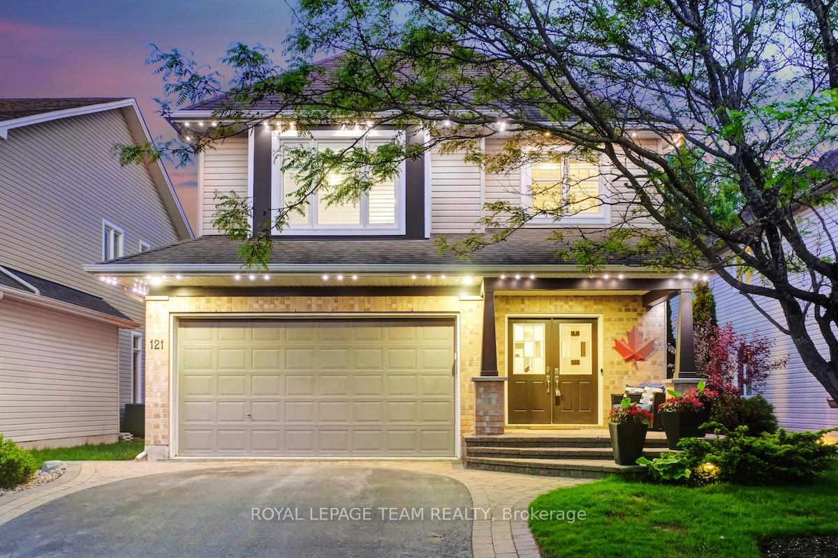 Front of 121 Bandelier Way
