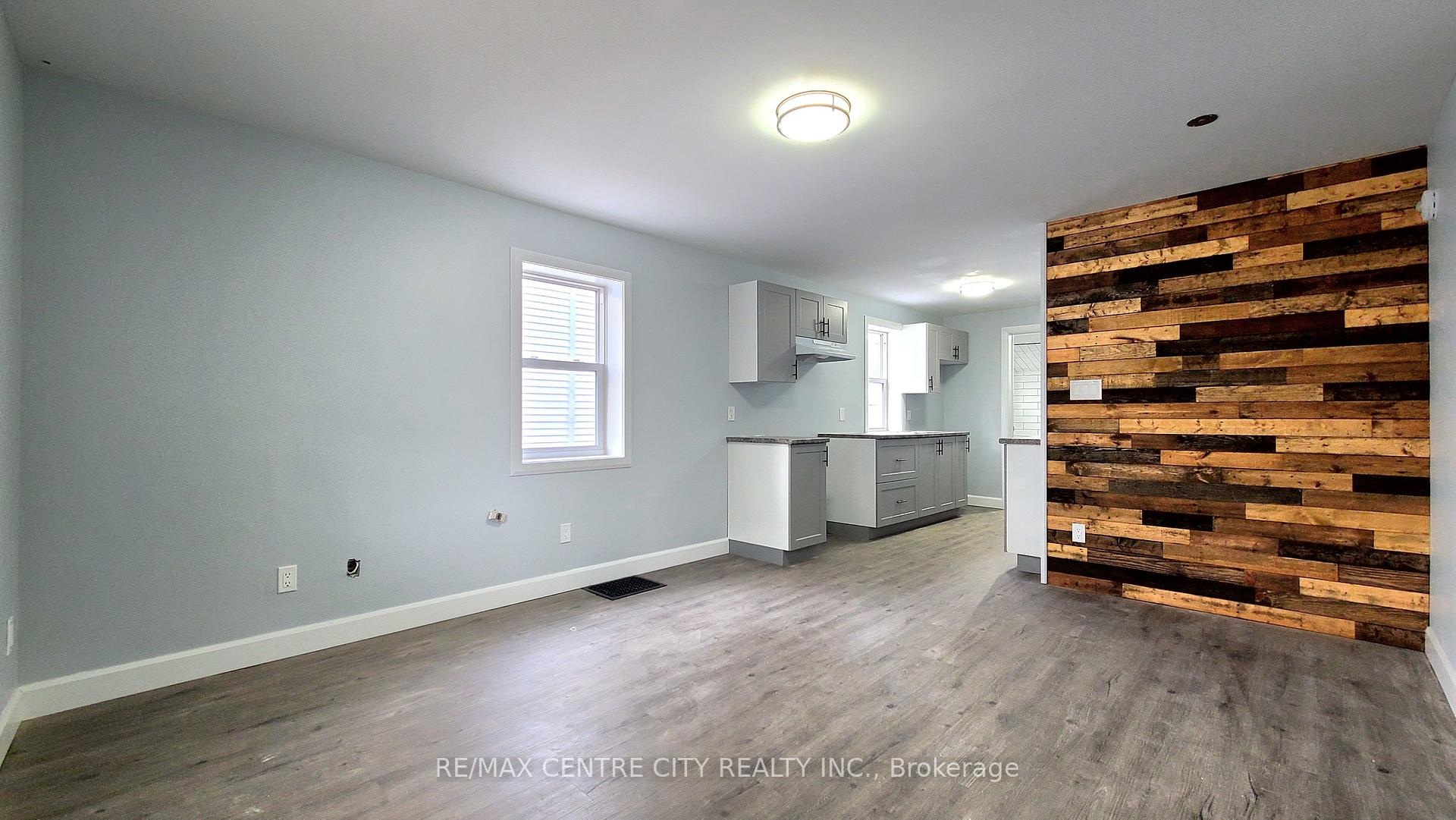 Photo 3 of 67 Scott Street, St. Thomas — HOMEH