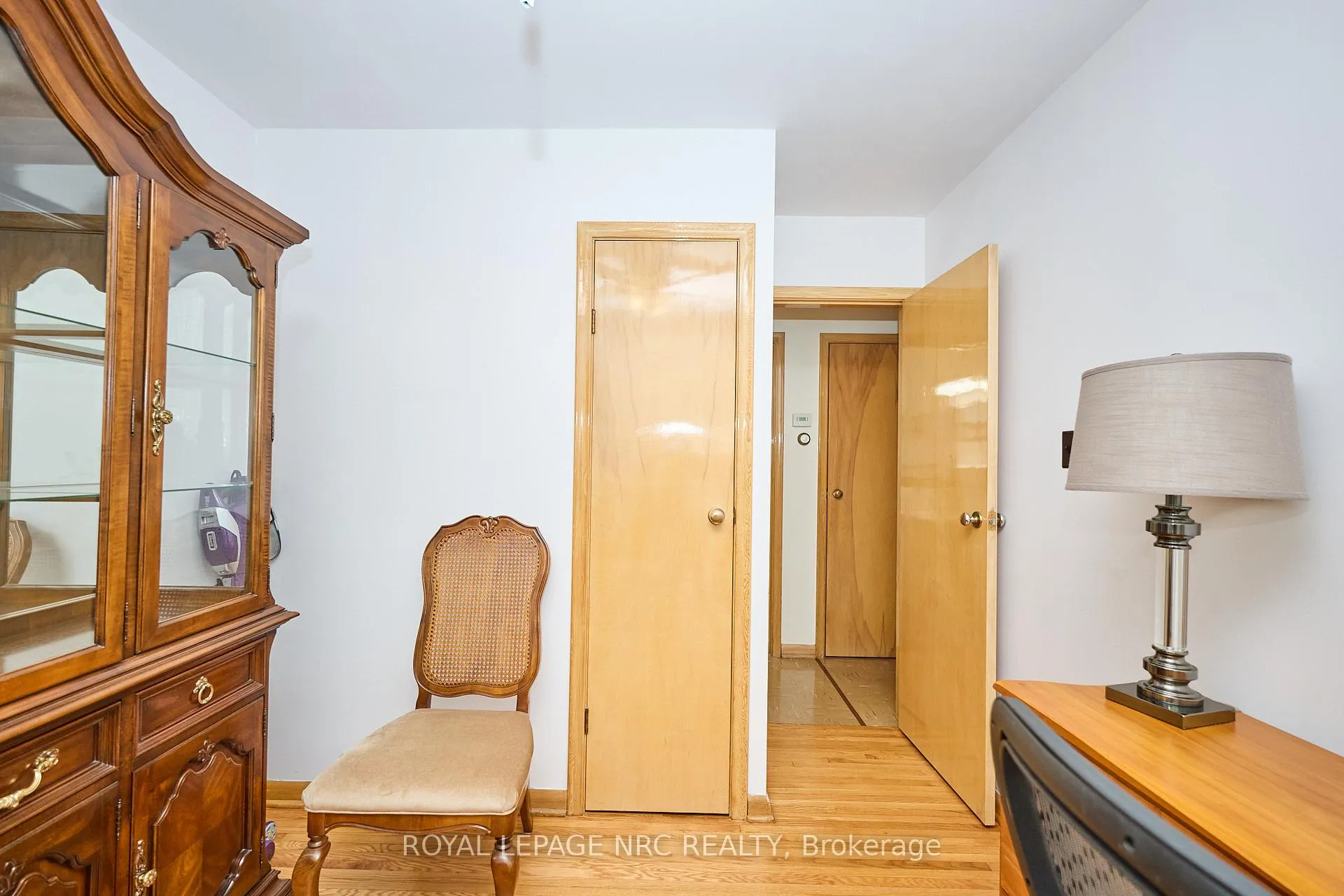 Photo 71 of 53 Concord Avenue, St. Catharines, Facer — HOMEH