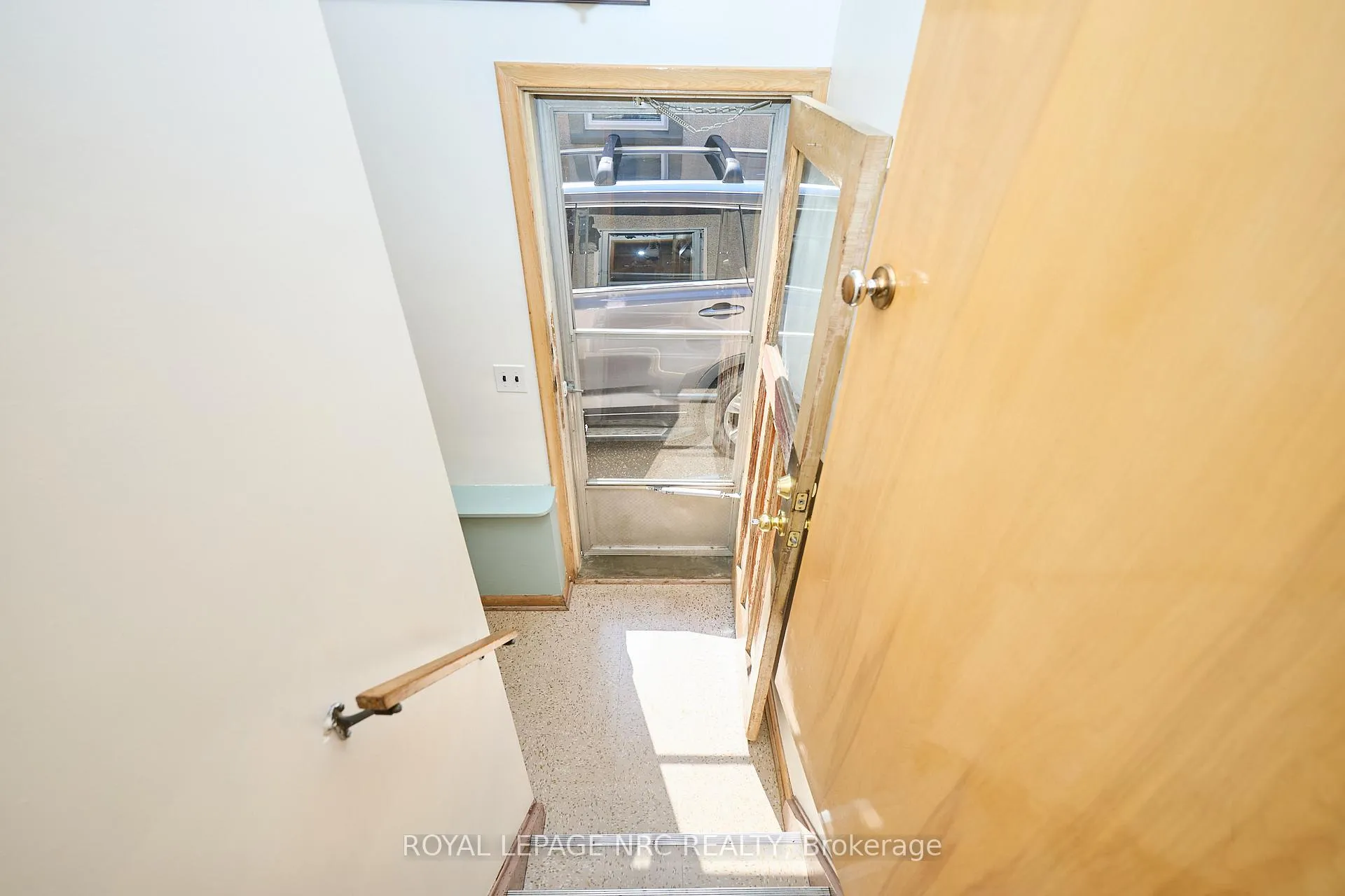 Photo 78 of 53 Concord Avenue, St. Catharines, Facer — HOMEH