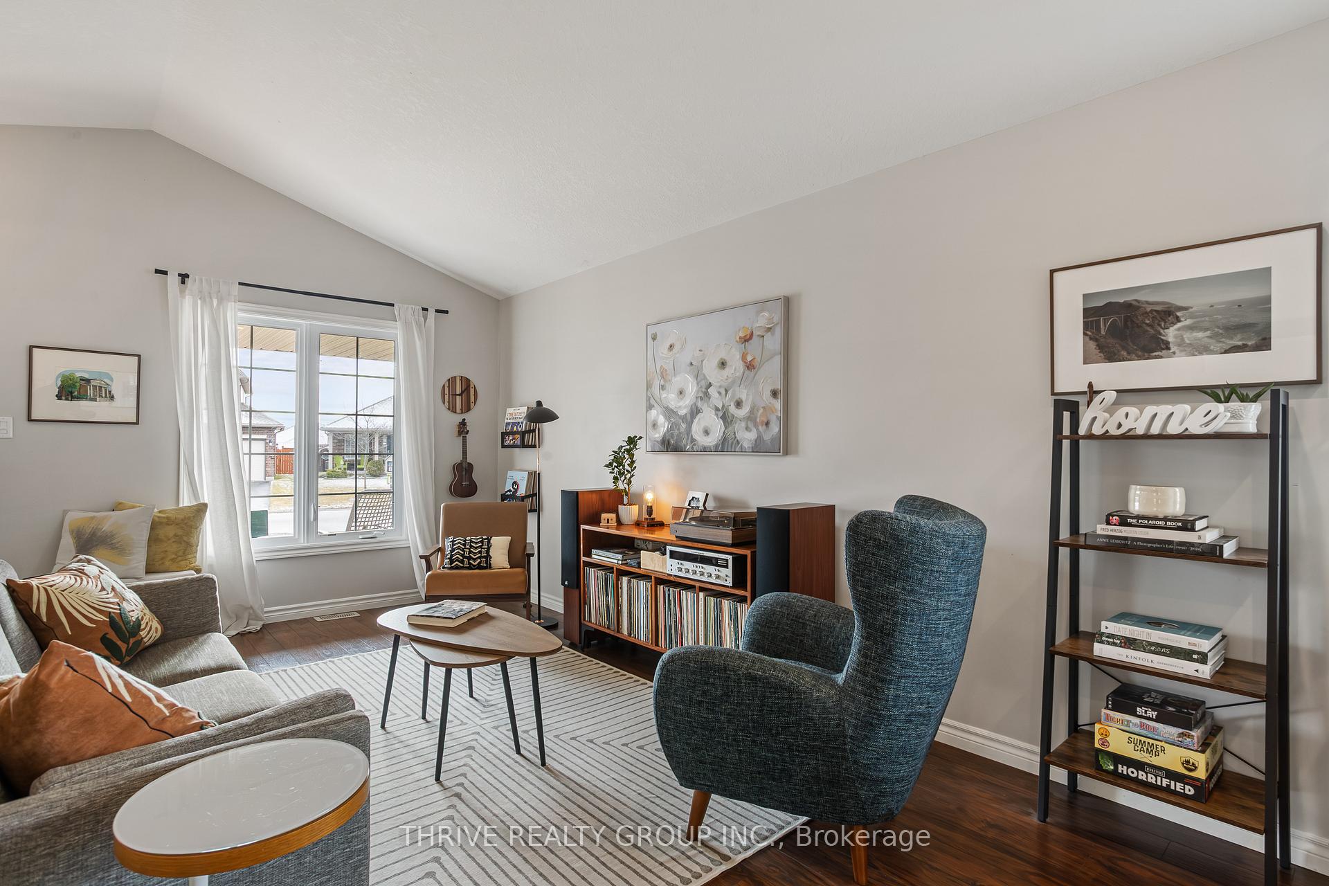 Photo 8 of 26 Harvest Court, St. Thomas — HOMEH