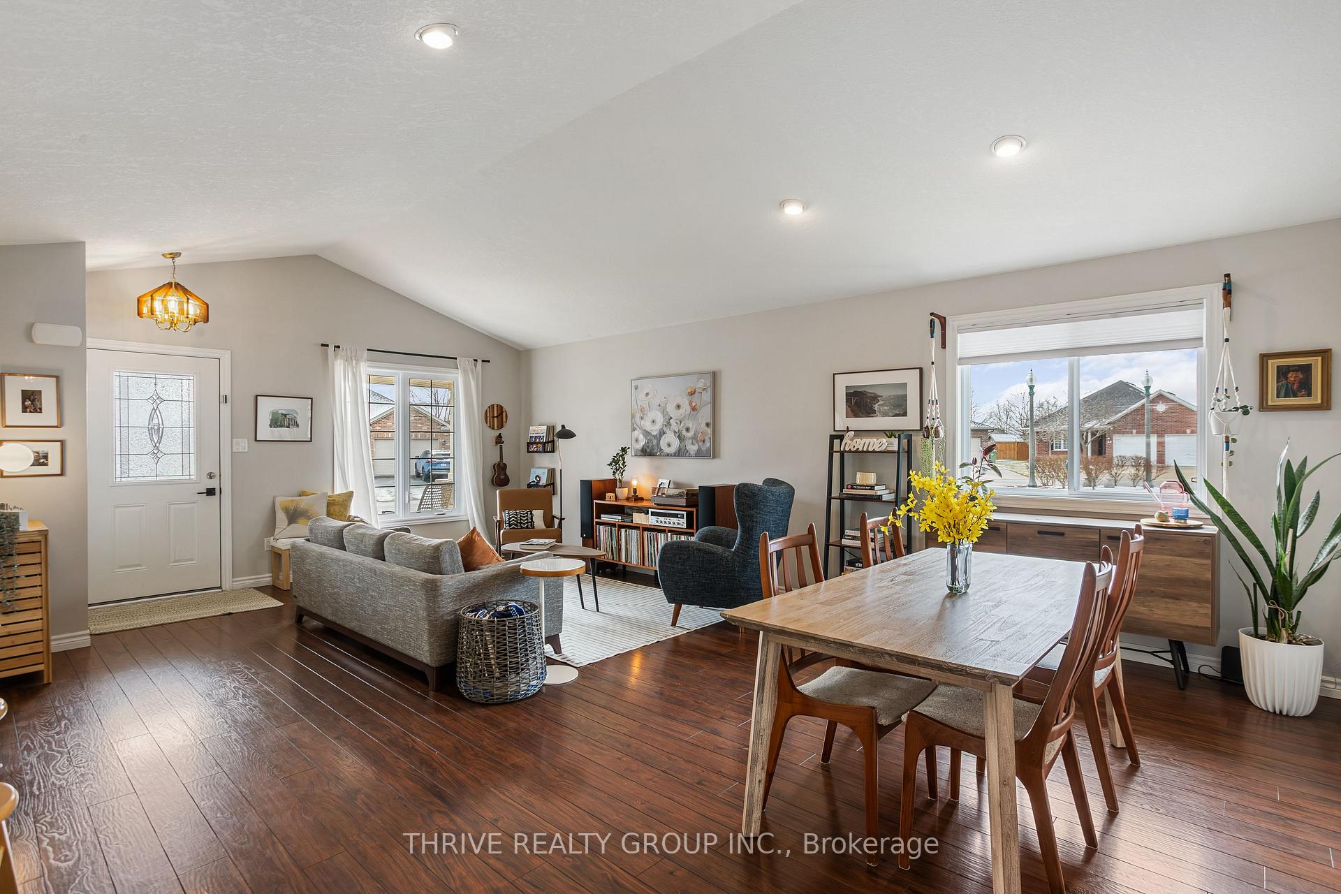 Photo 11 of 26 Harvest Court, St. Thomas — HOMEH