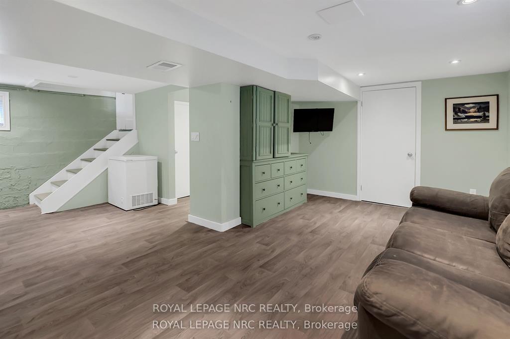 Photo 23 of 61 Thomas Street, St. Catharines, Downtown — HOMEH