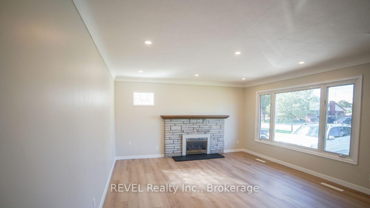 Photo 2 of Unit MAIN, 352 Bunting Road, St. Catharines, Carlton/Bunting — HOMEH
