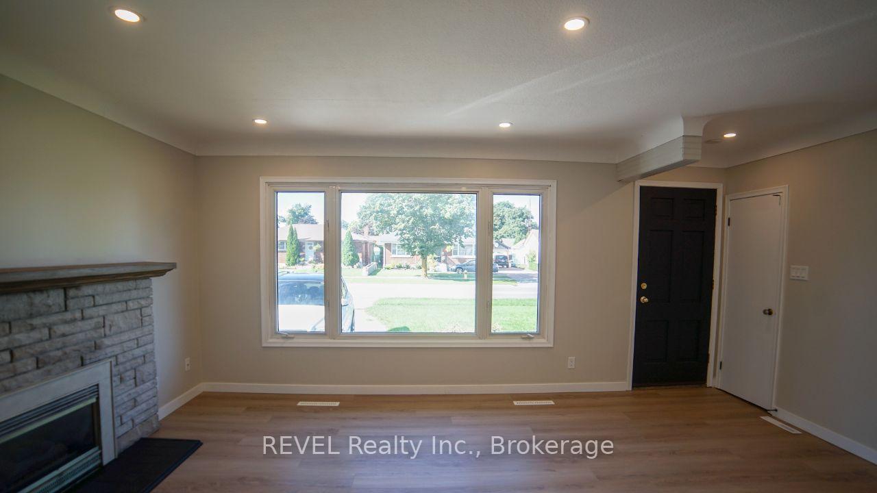 Photo 5 of Unit MAIN, 352 Bunting Road, St. Catharines, Carlton/Bunting — HOMEH