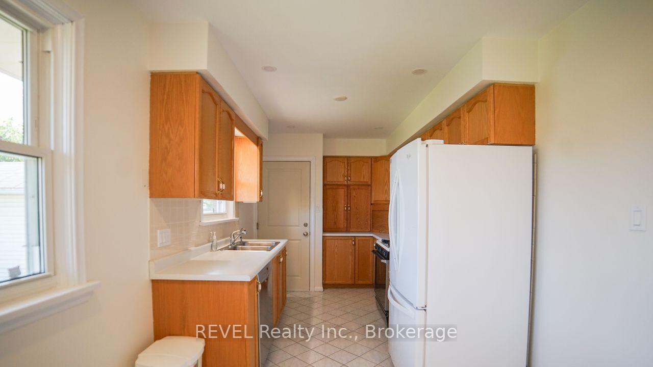 Photo 9 of Unit MAIN, 352 Bunting Road, St. Catharines, Carlton/Bunting — HOMEH