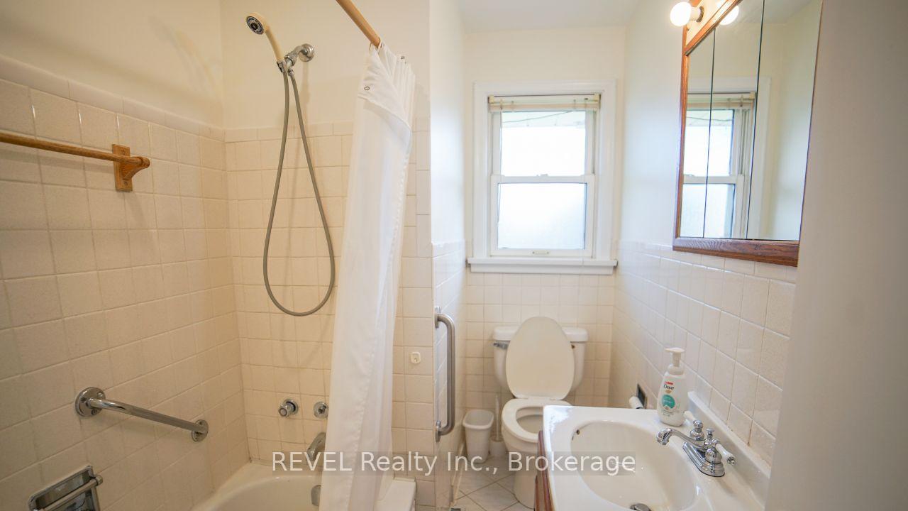 Photo 12 of Unit MAIN, 352 Bunting Road, St. Catharines, Carlton/Bunting — HOMEH