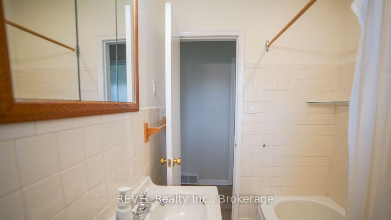 Photo 14 of Unit MAIN, 352 Bunting Road, St. Catharines, Carlton/Bunting — HOMEH