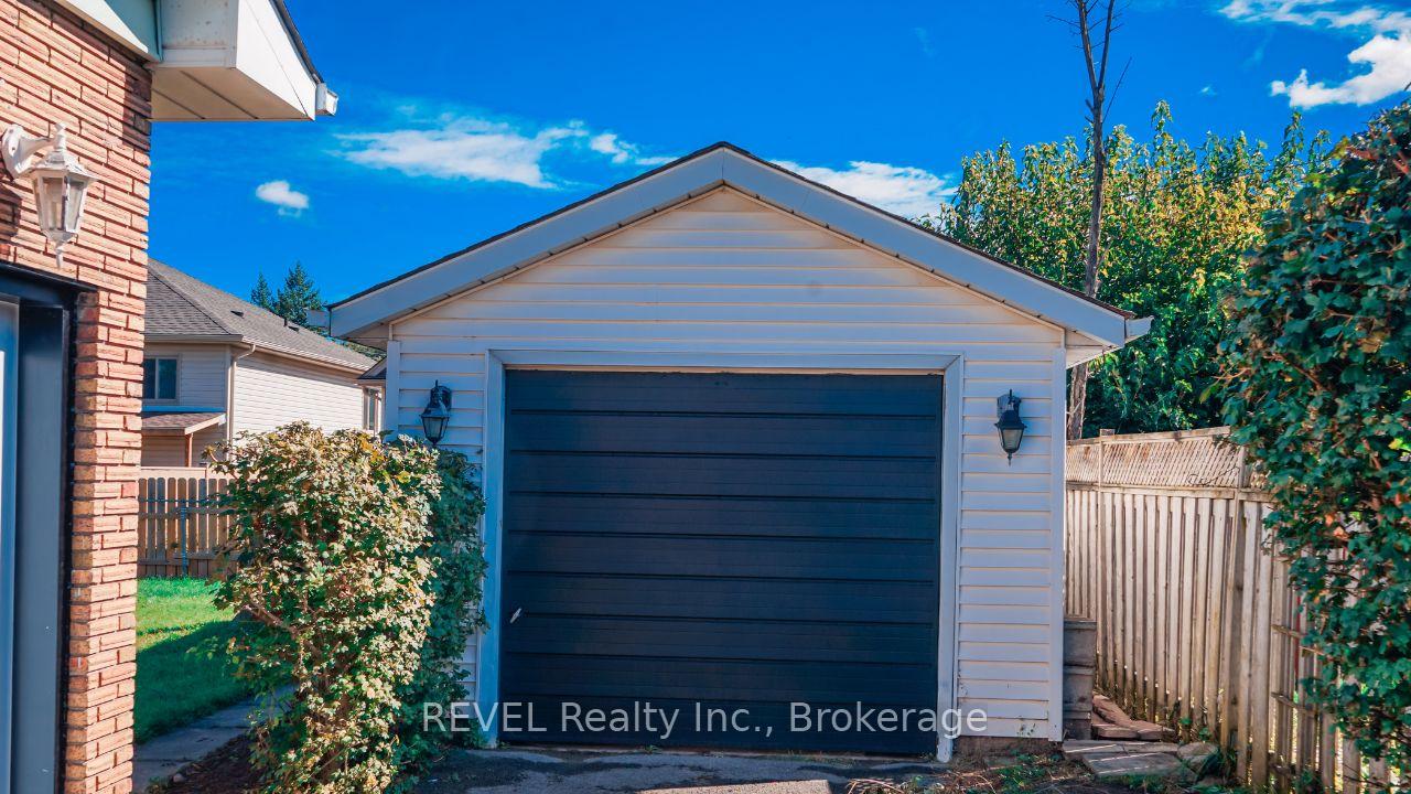 Photo 23 of Unit MAIN, 352 Bunting Road, St. Catharines, Carlton/Bunting — HOMEH