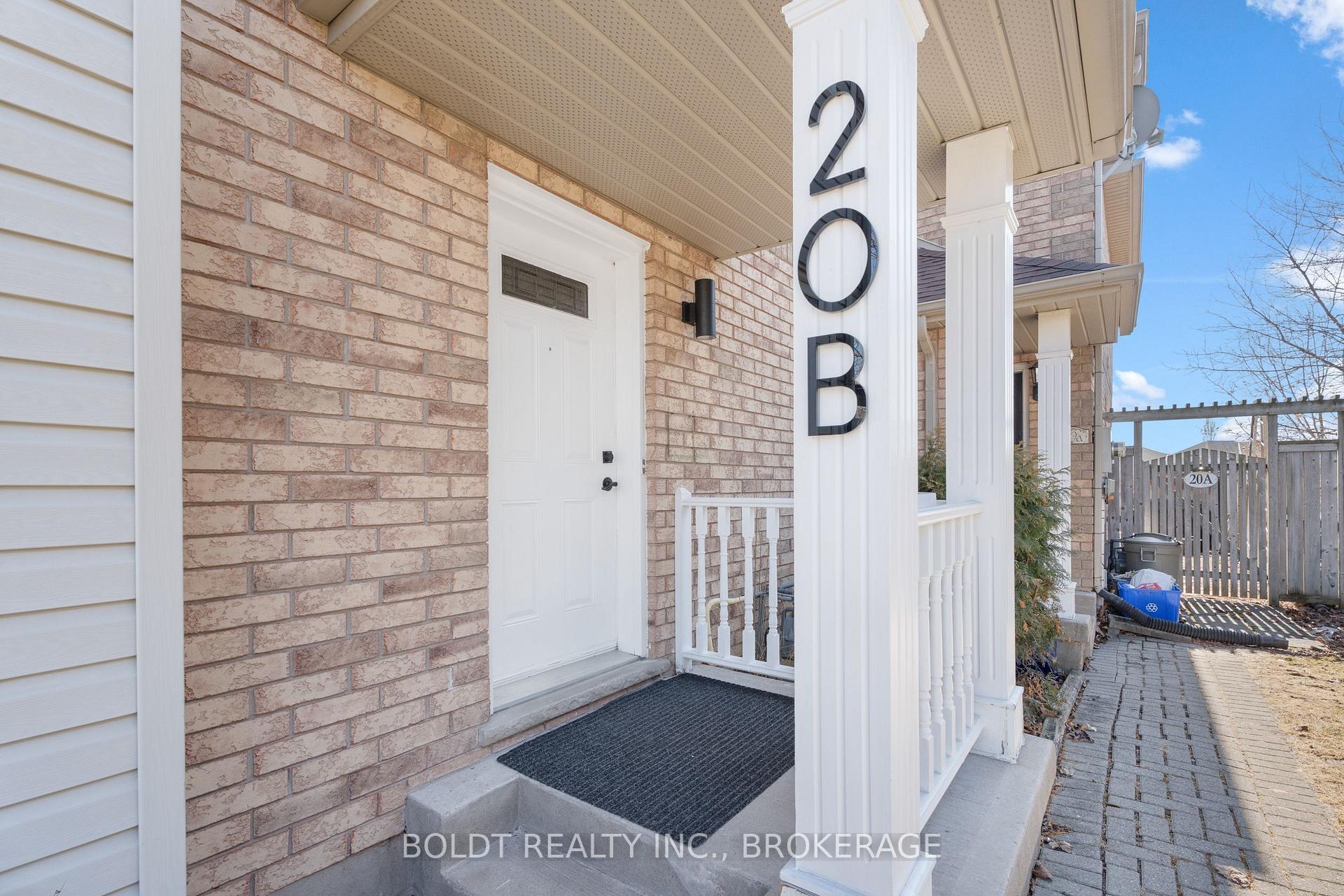 Photo 2 of 20 B Brown Drive, St. Catharines, Rykert/Vansickle — HOMEH