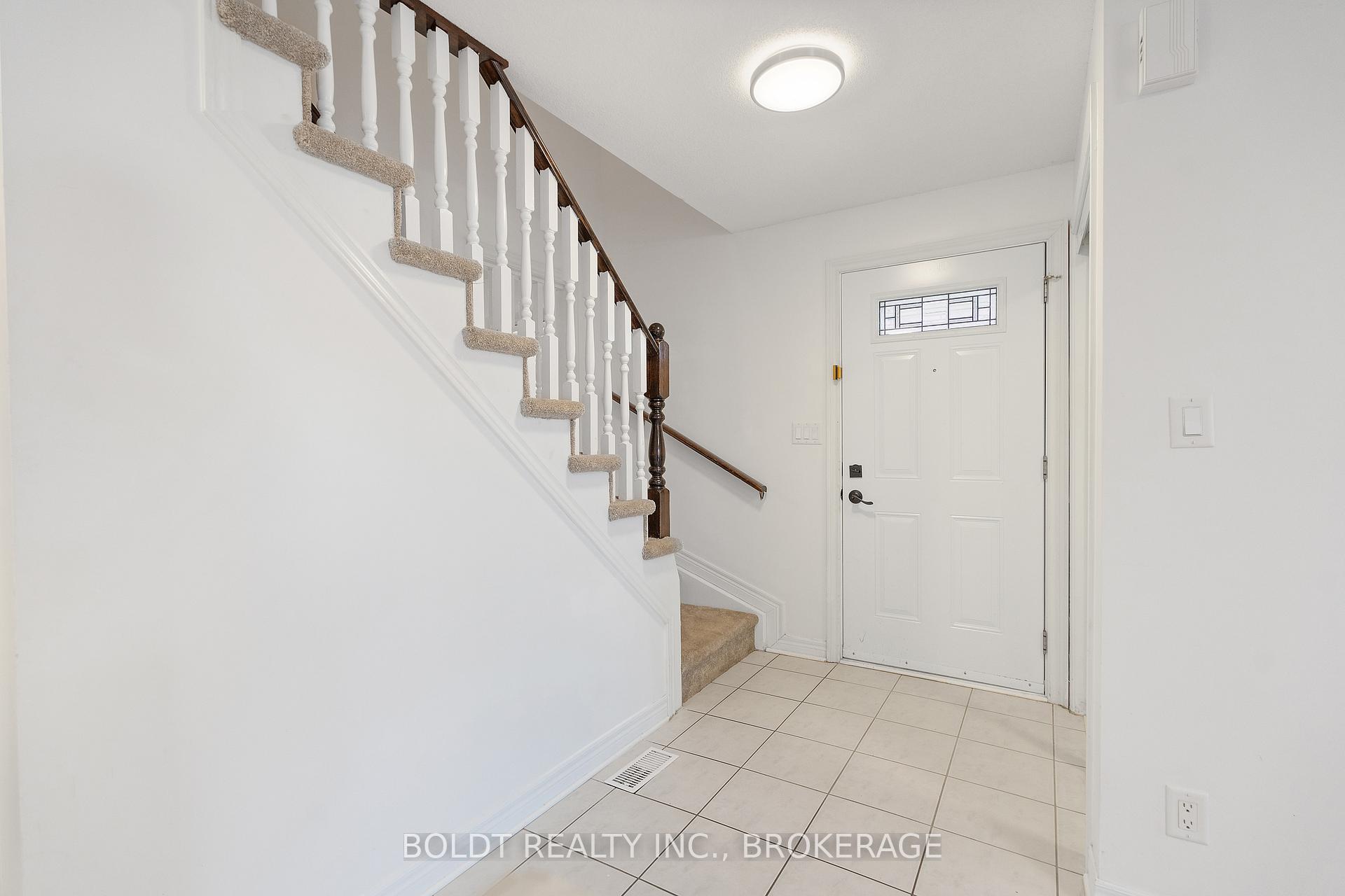 Photo 4 of 20 B Brown Drive, St. Catharines, Rykert/Vansickle — HOMEH