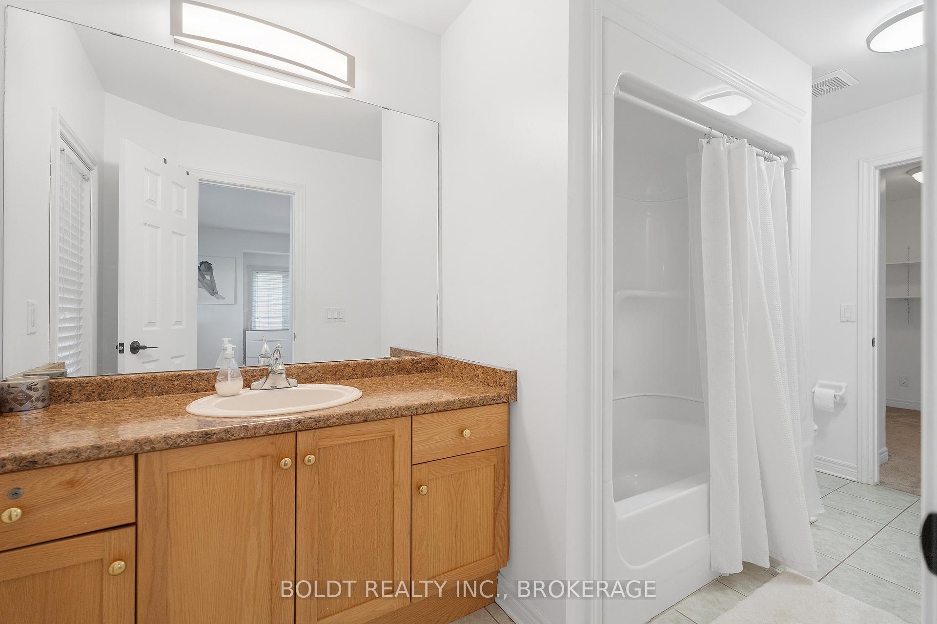 Photo 15 of 20 B Brown Drive, St. Catharines, Rykert/Vansickle — HOMEH