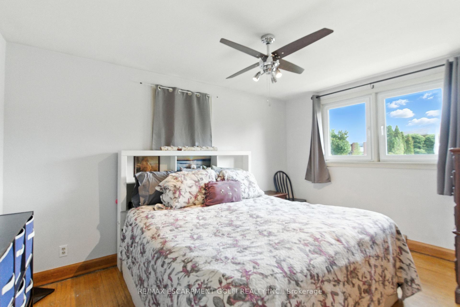 Photo 12 of 10 Riverview Boulevard, St. Catharines, Glendale/Glenridge — HOMEH