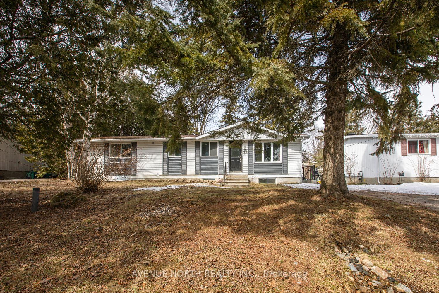 Photo 2 of 44 Lazy Nol Court, Ottawa, Fringewood — HOMEH