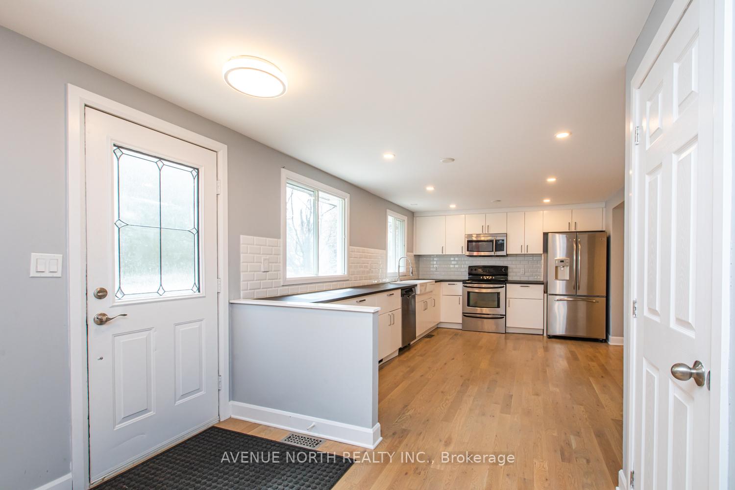Photo 4 of 44 Lazy Nol Court, Ottawa, Fringewood — HOMEH