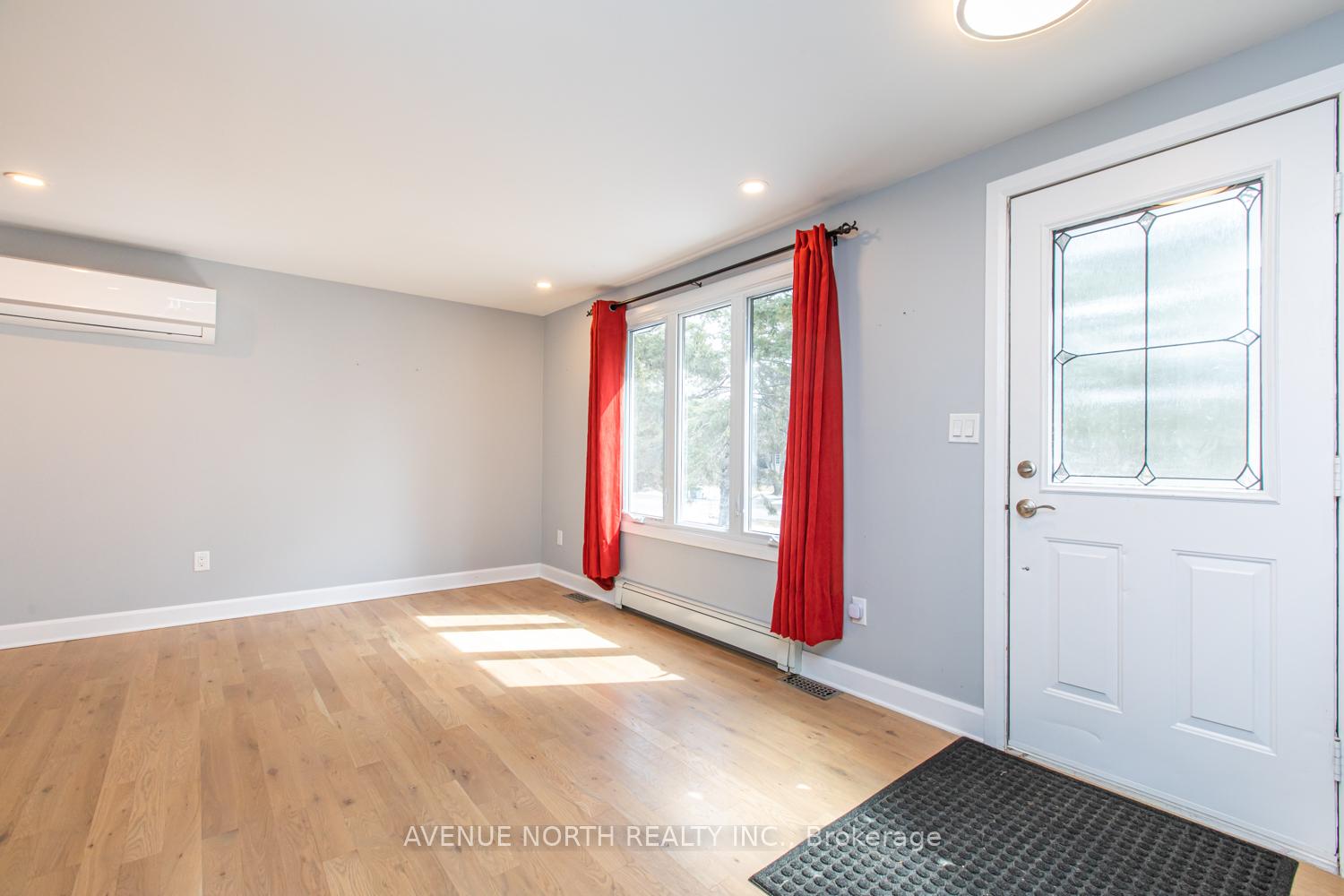 Photo 6 of 44 Lazy Nol Court, Ottawa, Fringewood — HOMEH