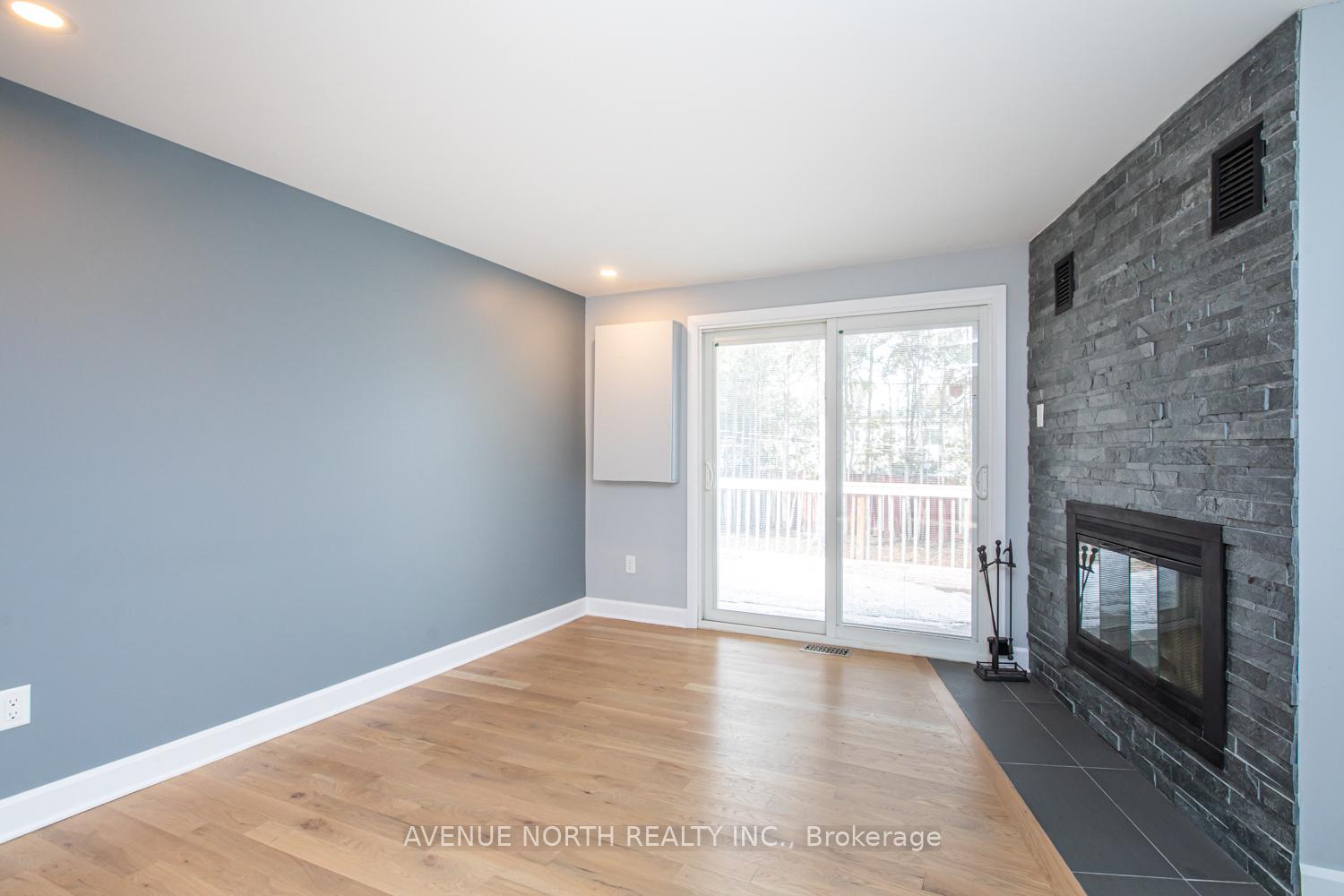 Photo 9 of 44 Lazy Nol Court, Ottawa, Fringewood — HOMEH