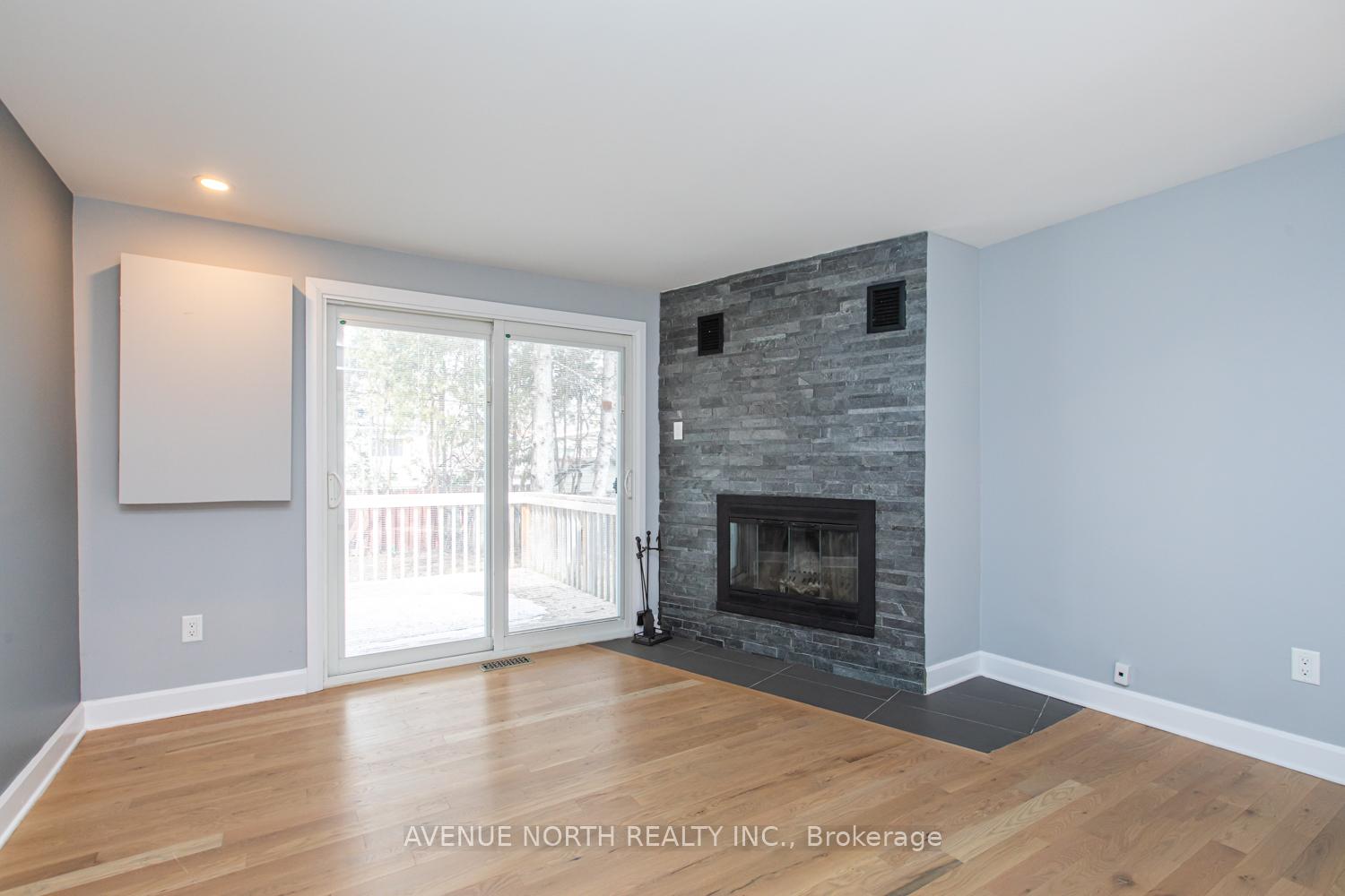 Photo 10 of 44 Lazy Nol Court, Ottawa, Fringewood — HOMEH