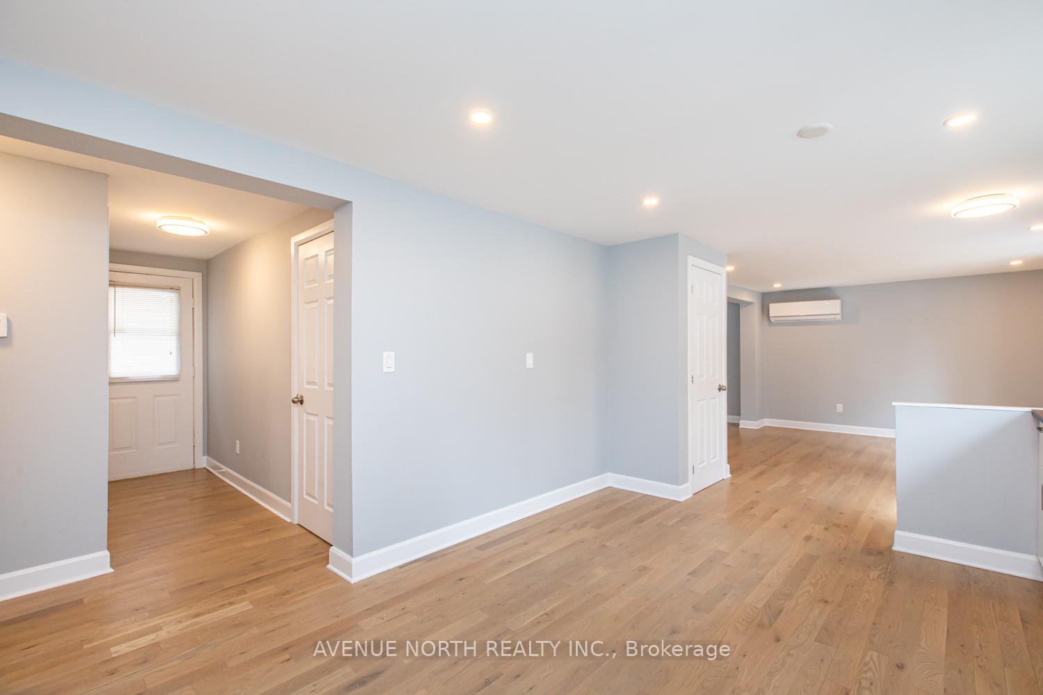 Photo 13 of 44 Lazy Nol Court, Ottawa, Fringewood — HOMEH