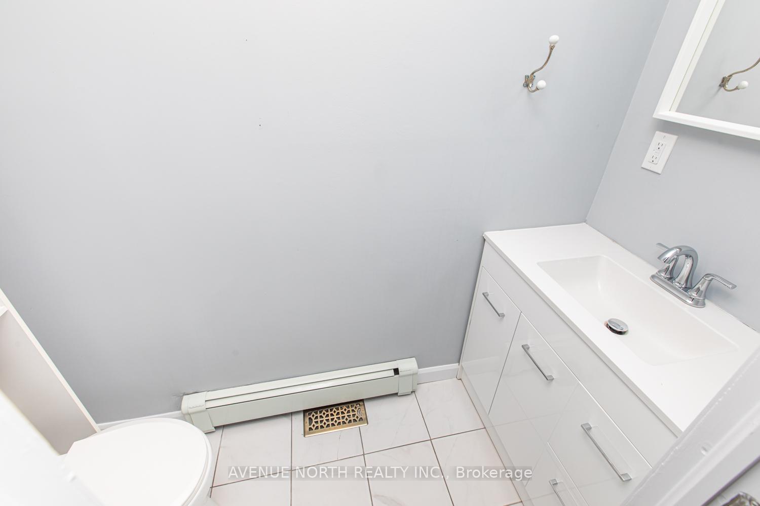 Photo 17 of 44 Lazy Nol Court, Ottawa, Fringewood — HOMEH