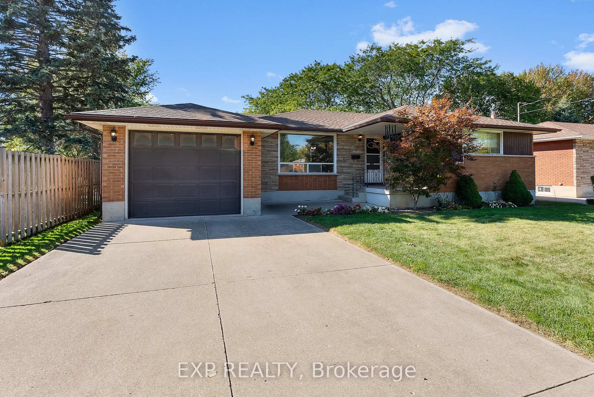 Photo 2 of 10 Harcove Street, St. Catharines, Vine/Linwell — HOMEH